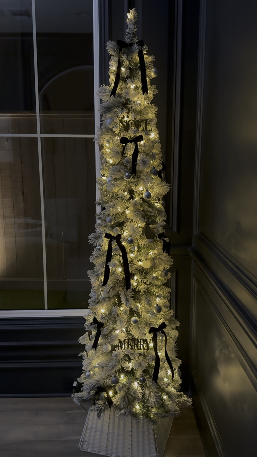 🎄Christmas Tree 🎄 Timeless Christmas decor for the tree. You can add a velvet ribbon color that that coordinates with your home. The ribbon pops against the neutral metallic tree ornaments. So pretty!

#everypiecefits

#LTKHoliday #LTKhome #LTKVideo