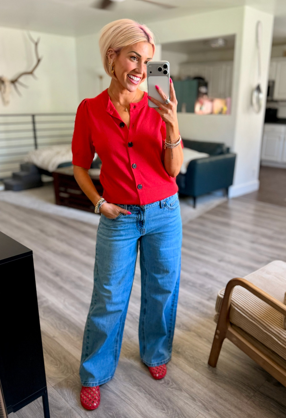 Beautiful pops of red!! Top: Small // Jeans: 6 // Shoes: TTS 

 #LTKootd