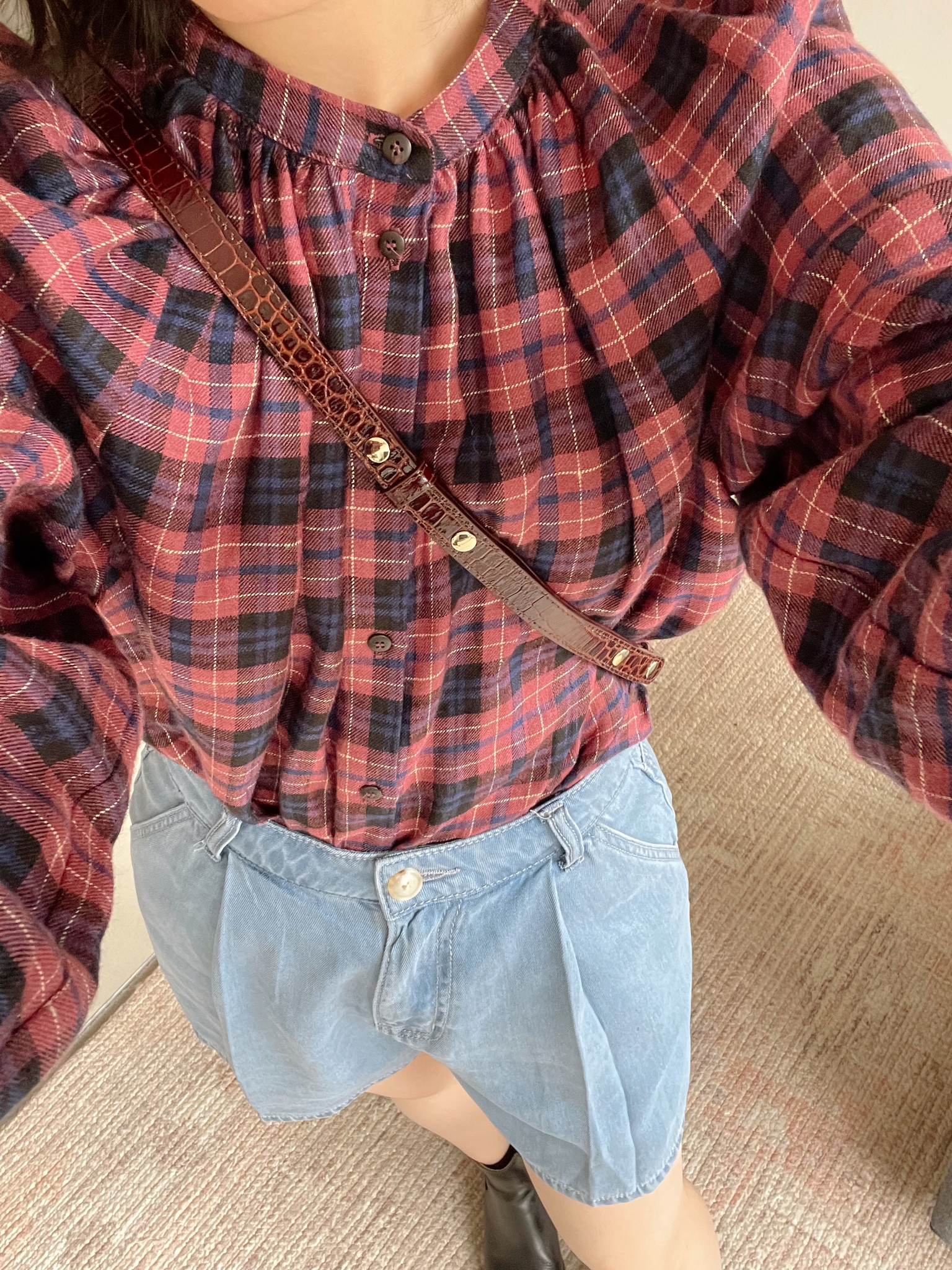 Berry plaid ✨ wearing this in US2 or 34. This one has an oversized fit. Can definitely go down a size for a less oversized look. 