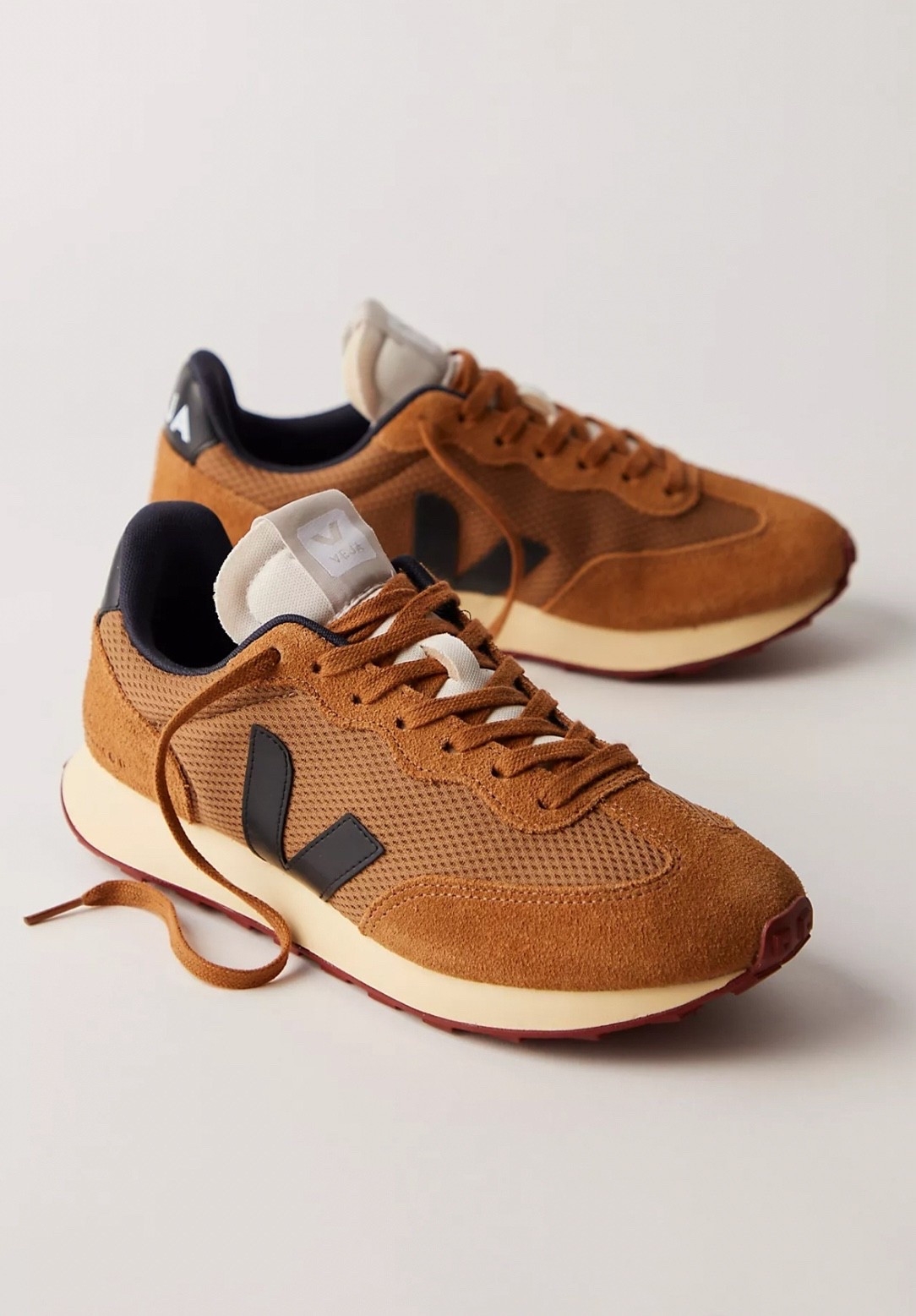 Veja 
Sneakers 


#LTKGiftGuide