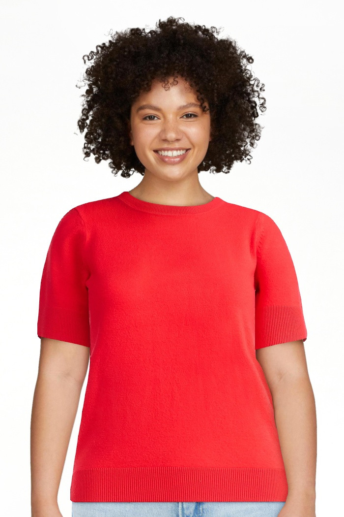 Free Assembly Women's and Women's Plus Cozy Yarn Shrunken Sweater Tee with Short Sleeves, Lightwe... | Walmart (US)