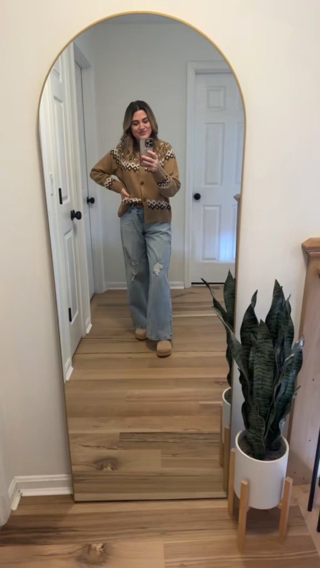 Head-to-toe Walmart wins 🤎 Cozy, comfy, and affordable — this is my kind of everyday outfit. Everything is linked and easy to recreate! #WalmartFinds
#AffordableStyle #OOTDWalmart
#EverydayOutfit