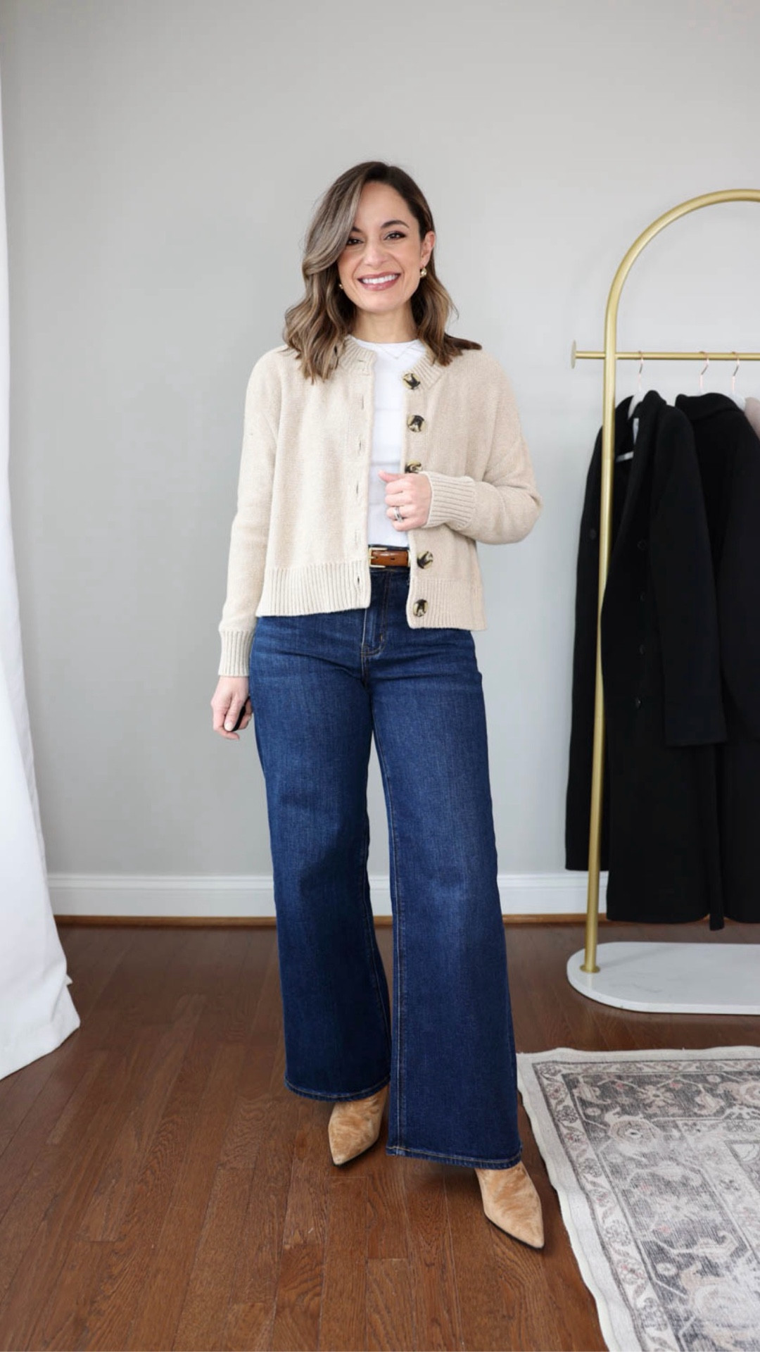 A petite-friendly sweater from @onequince #quincepartner 

This cropped cardigan is 100% organic cotton and has a great fit for petites, not too long through the sleeves and I love the cropped length. 

Sweater: XS in cement marl 
Bella Wide-Leg Jeans: 24 x 28” in midnight blue
Cotton Jersey Top: XS in white
