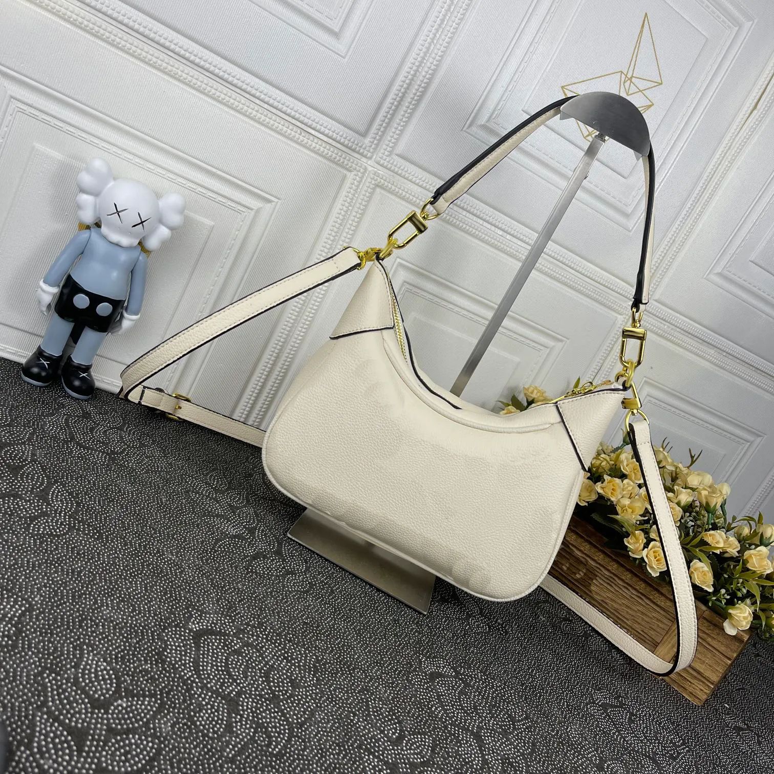 2023 Designer Luxury One Shoulder Bag Diagonal Span Baguette Bag 56091 | DHGate
