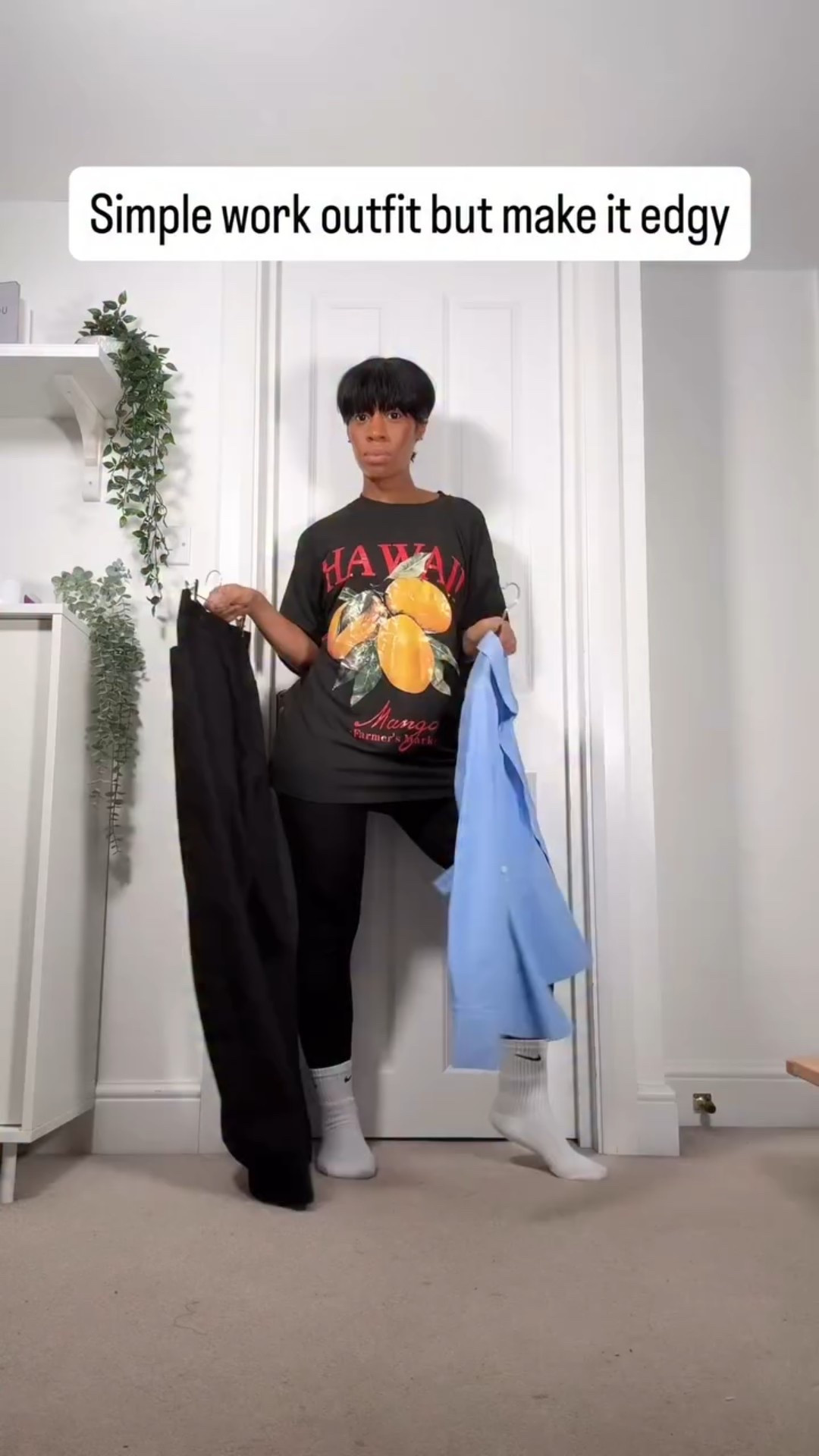 Let’s get dressed for work. Sometimes all you need is an extra layering piece to turn a pretty standard outfit into something a lot more interesting. This leather effect halter neck top from @zara (4387/089/800) is the perfect addition to this very safe work look. Links will be in my LTK - check my bio 💋#workoutfitinspo #personalstyle #styleover30 #smartcasual #ootd