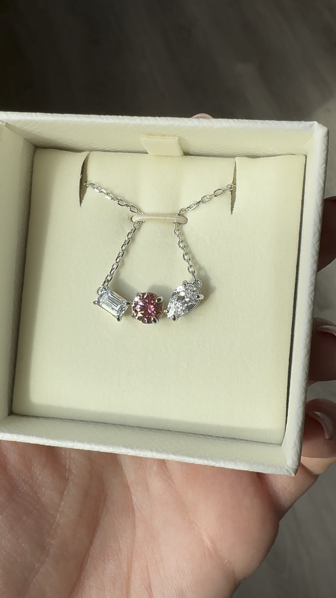 I’m a huge fan of pink so a silver necklace that has pink details is always an option! The Mesmera Swarovski pendant has crystals in 3 different cuts with two of them being transparent and one pink. Surprisingly I didn’t have a pink necklace so far and I love how simple and elegant this looks. This was my second gift from my parents and I chose something timeless that I can wear everyday but also on special occasions. Definitely a lovely gift for your loved ones who love silver and pink!

#LTKeurope #LTKgiftguide #LTKnederlands