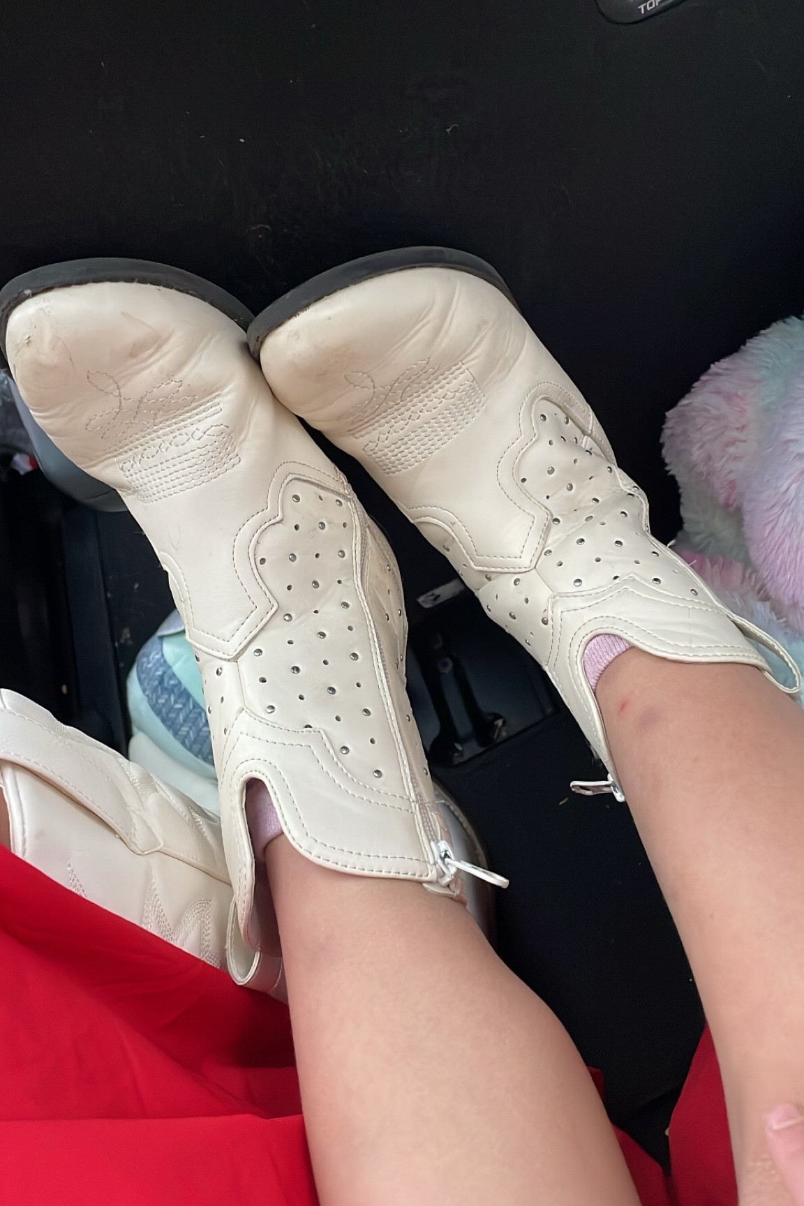 Girls white rhinestone boots 50% off 

#LTKKids #LTKSaleAlert #LTKShoeCrush