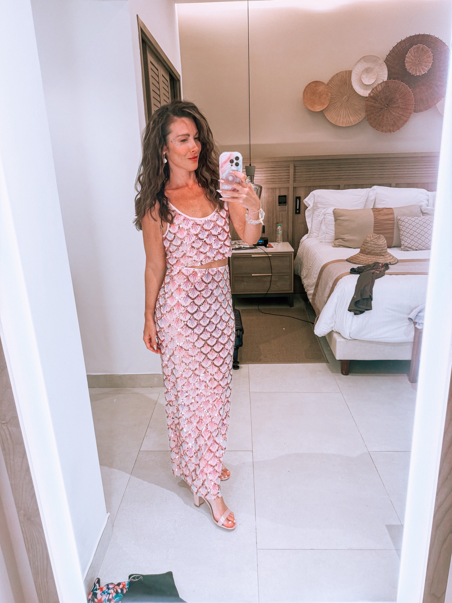 The most gorgeous sequin dress set for $20!! 

Crop top. Sequins. Mermaid dress. Cropped dress. Party dress. Bachelorette. Wedding. Vacation dress  

#LTKFindsUnder50 #LTKWedding #LTKSeasonal