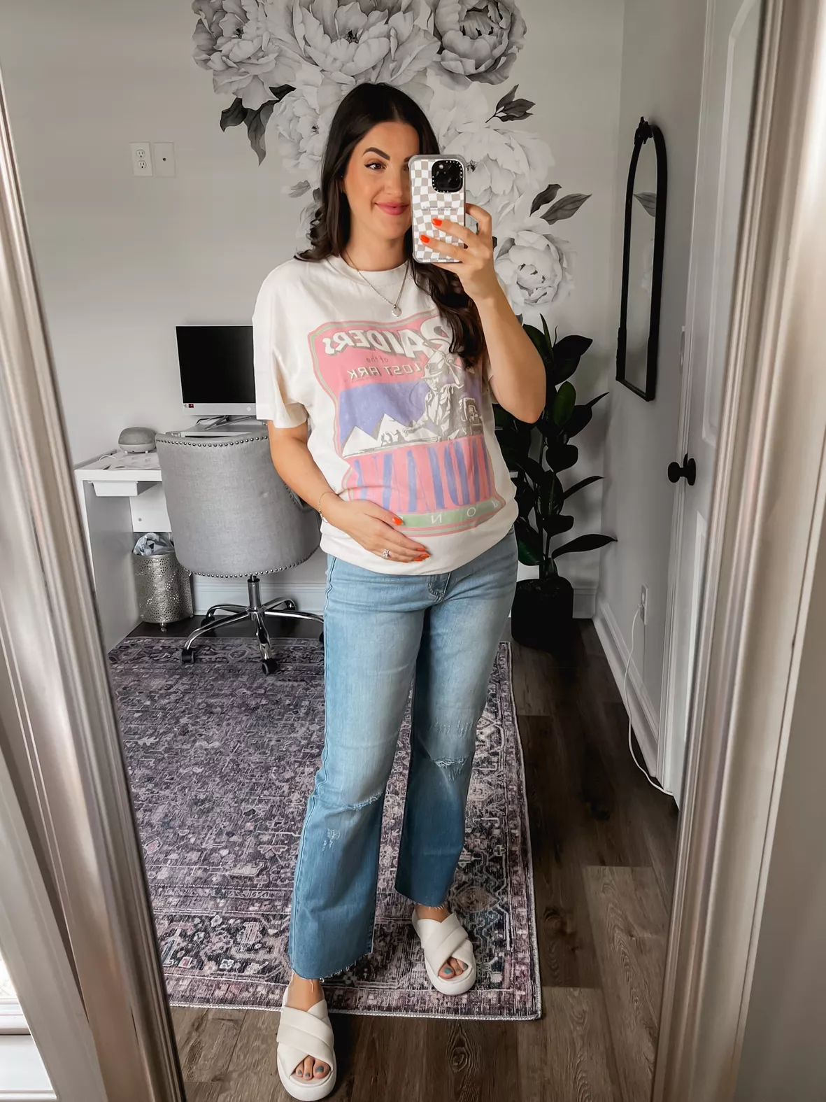 Stylish Graphic Maternity Tees for Dressing the Baby Bump