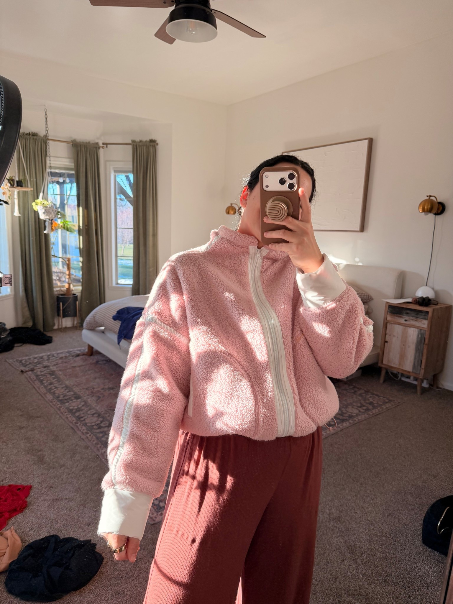 Cozy fuzzy but not too bulky full zip Sherpa! Size L 

#LTKMidsize #LTKmorningroutine #LTKdayinmylife