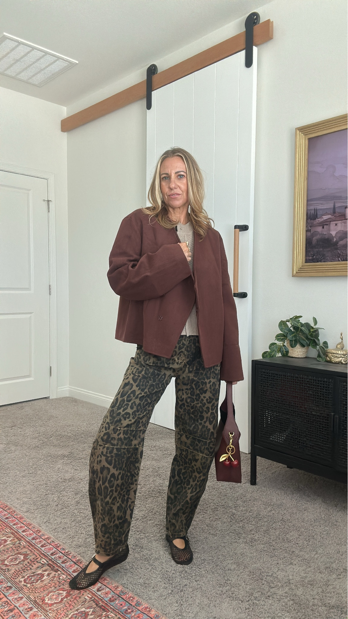 Obsessed with these leopard barrel jeans!

#LTKSeasonal #LTKFindsUnder100 #LTKStyleTip