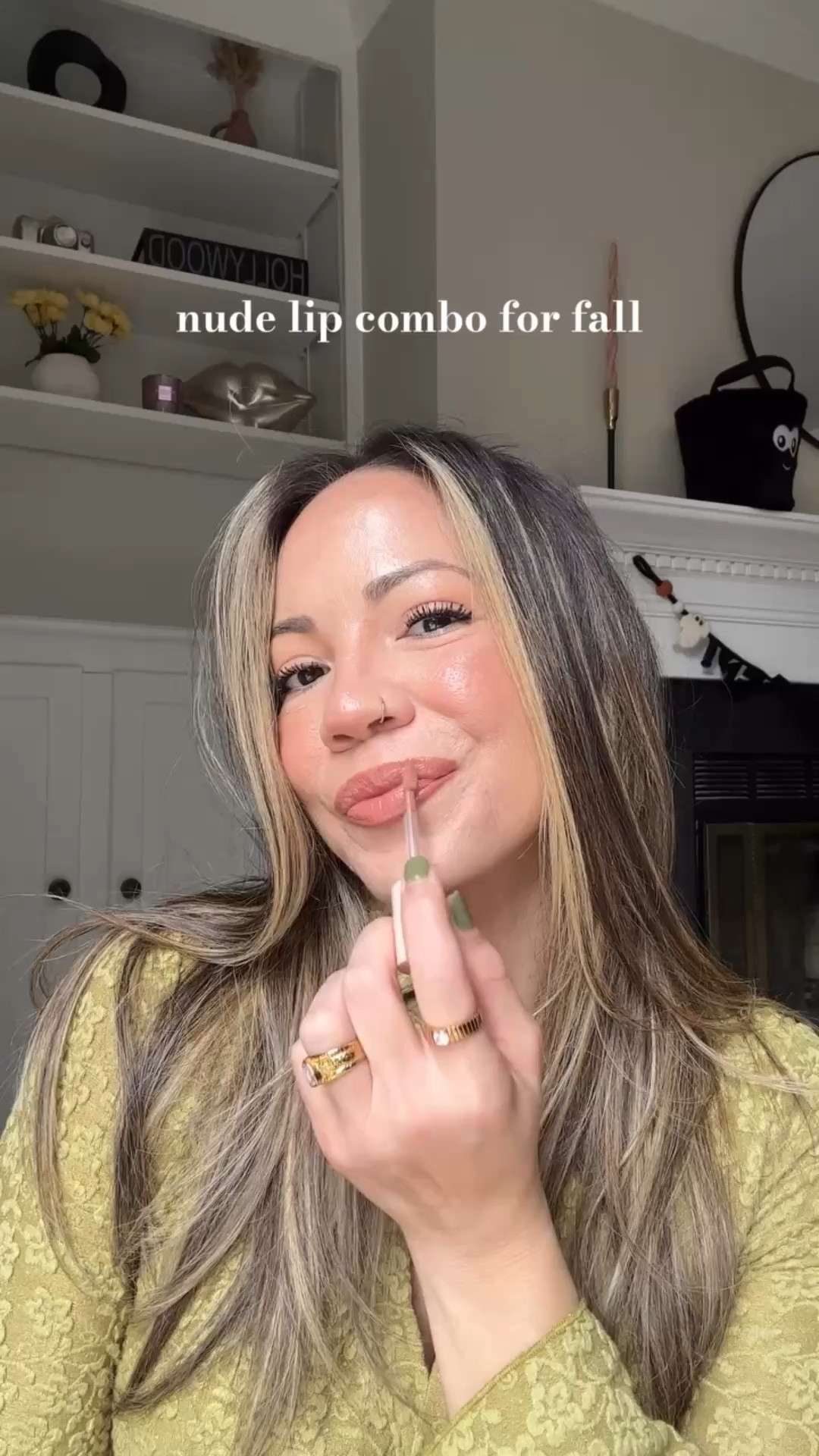 A natural, everyday fall lip combo 🍂💋

Using the Overglaze Lip Gloss in Motif with the Lip Sketch Hydrating Crayon in Pampas @iliabeauty 

Comment “LINKS” and I’ll send them your way! 

#falllipcombo #nudelipcombo #naturalmakeuplook #cleanbeauty #iliabeauty fall lip liner, fall lipstick combo, neutral lip combo, nude lipstick