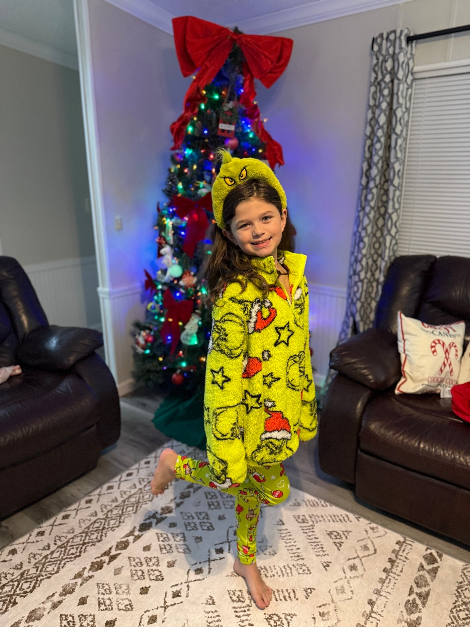 Your a mean one 💚 #ootn 

#LTKGiftGuide #LTKHoliday #LTKKids