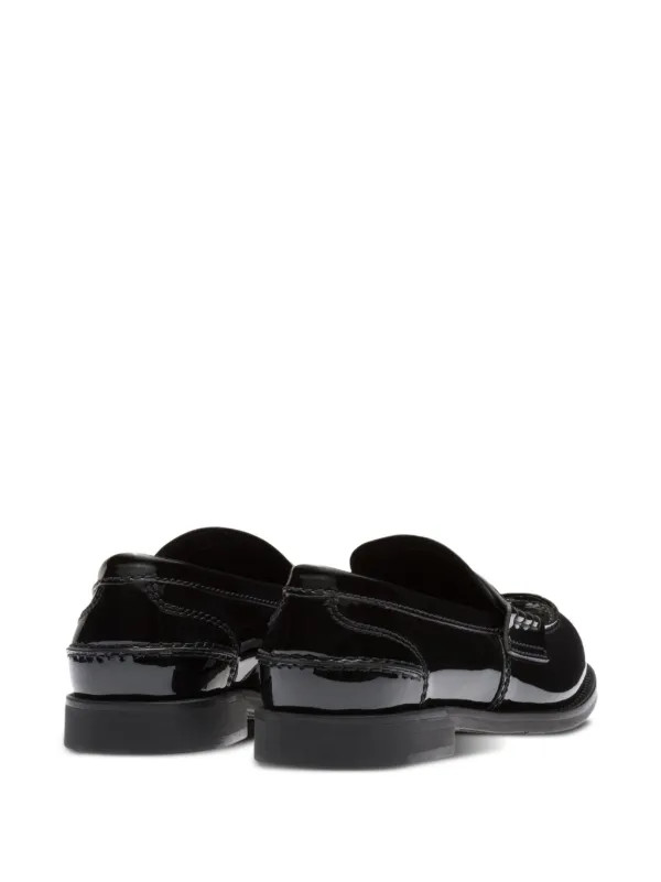 Miu Miu Mocasines Con Placa Con Logo | Negro | FARFETCH ES | Farfetch Global
