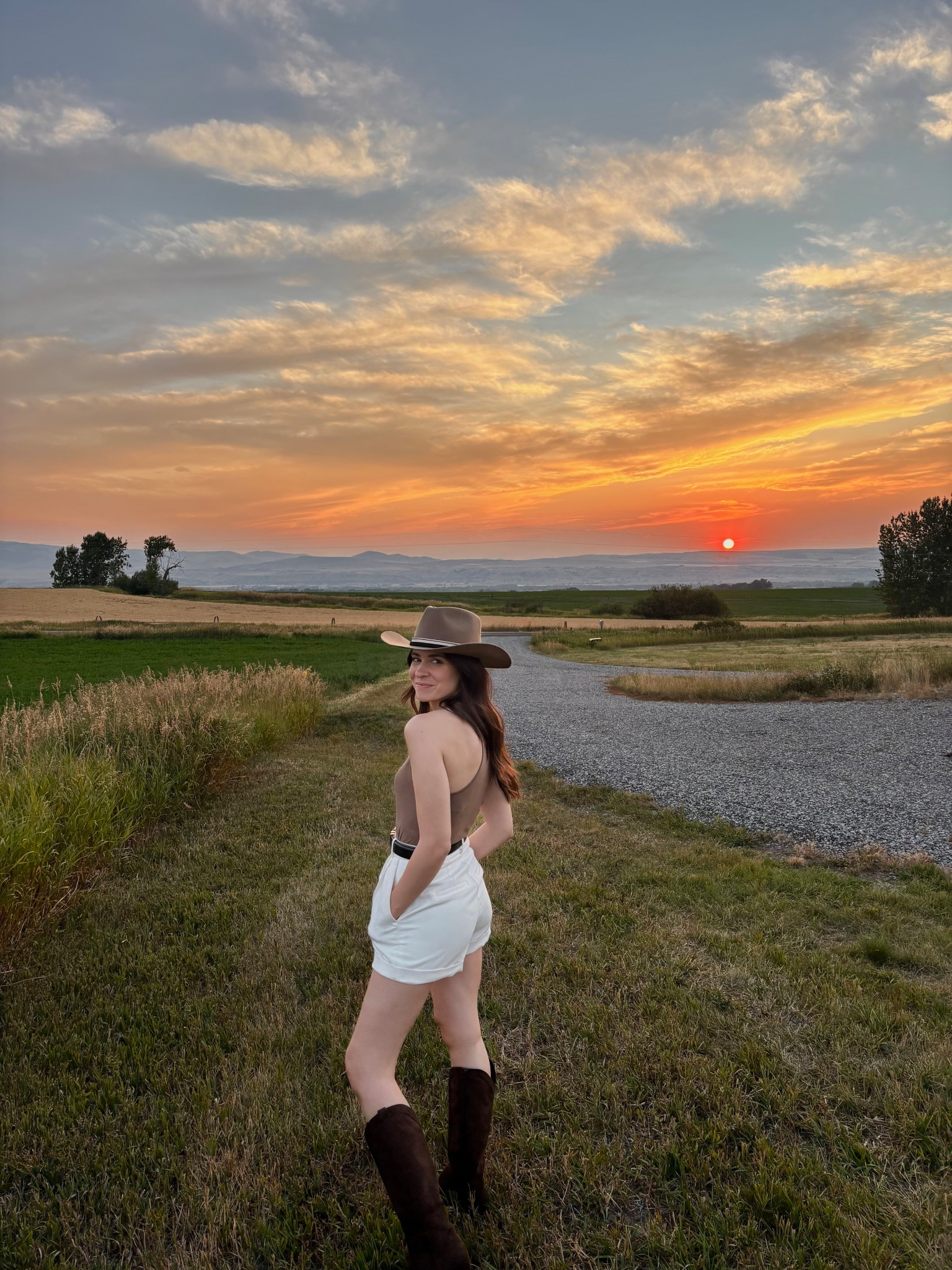 Montana outfit ✨⛰️

Rustler Hat Co custom hat, brown cowboy boots, brown outfit inspo, brown western outfit, brown country concert outfit 

#LTKFindsUnder100 #LTKStyleTip #LTKShoeCrush