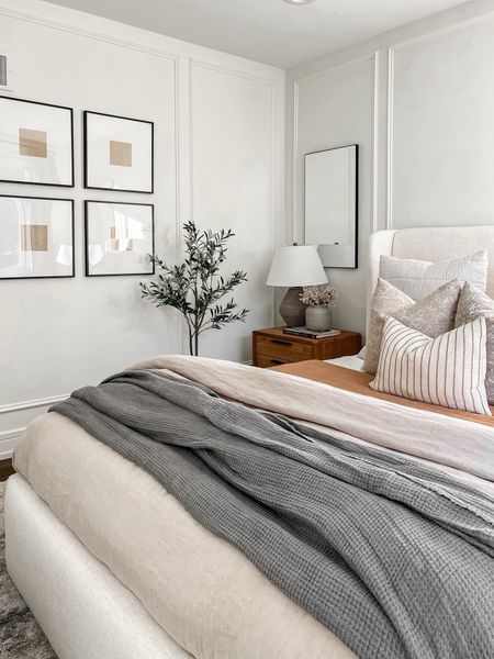Are you a bedding layers type of person? I love having all the layers 😂 not only does it look more dimensional and cohesive, but the cold seasons in Chicago call for more layers! Love how our guest bedroom turned out. 

#LTKhome #LTKstyletip