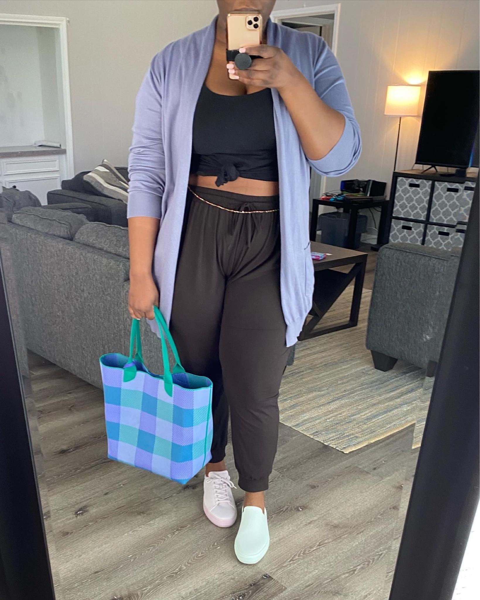 My favorite lounge joggers rn 

#LTKunder50 #LTKcurves