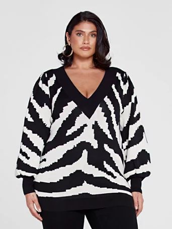 Veronica Tiger Print V-Neck Sweater - Fashion To Figure | Fashion to Figure