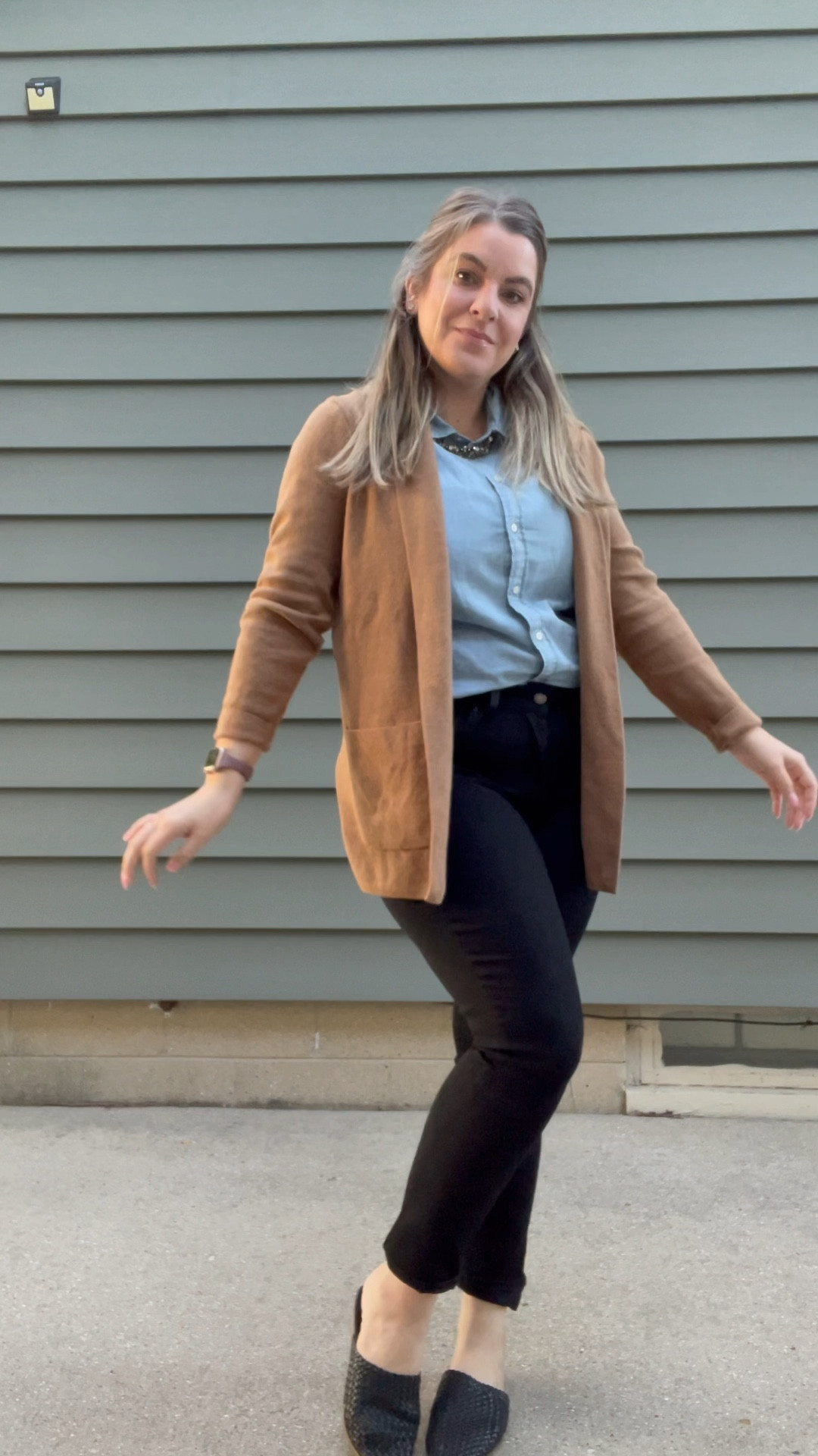 Basic fall outfit idea:
Chambray shirt
Tan cardigan 
Black jeans
Black mules

#LTKunder100 #LTKworkwear #LTKfit