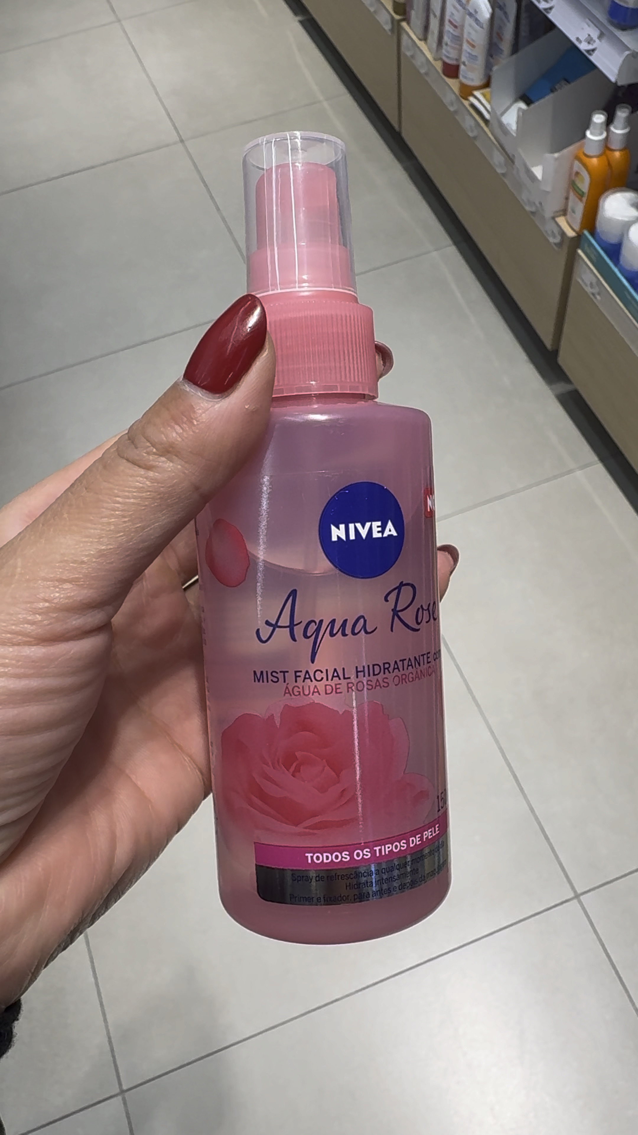 Aqua Rose Nívea
Novidade que vi na farmácia. 
Para que serve? Com água de rosas orgânica, esse hidratante é indicado para todos os tipos de pele. Além de hidratar, ele também pode ser utilizado como primer

#LTKbrasil #LTKbeauty #LTKwinter