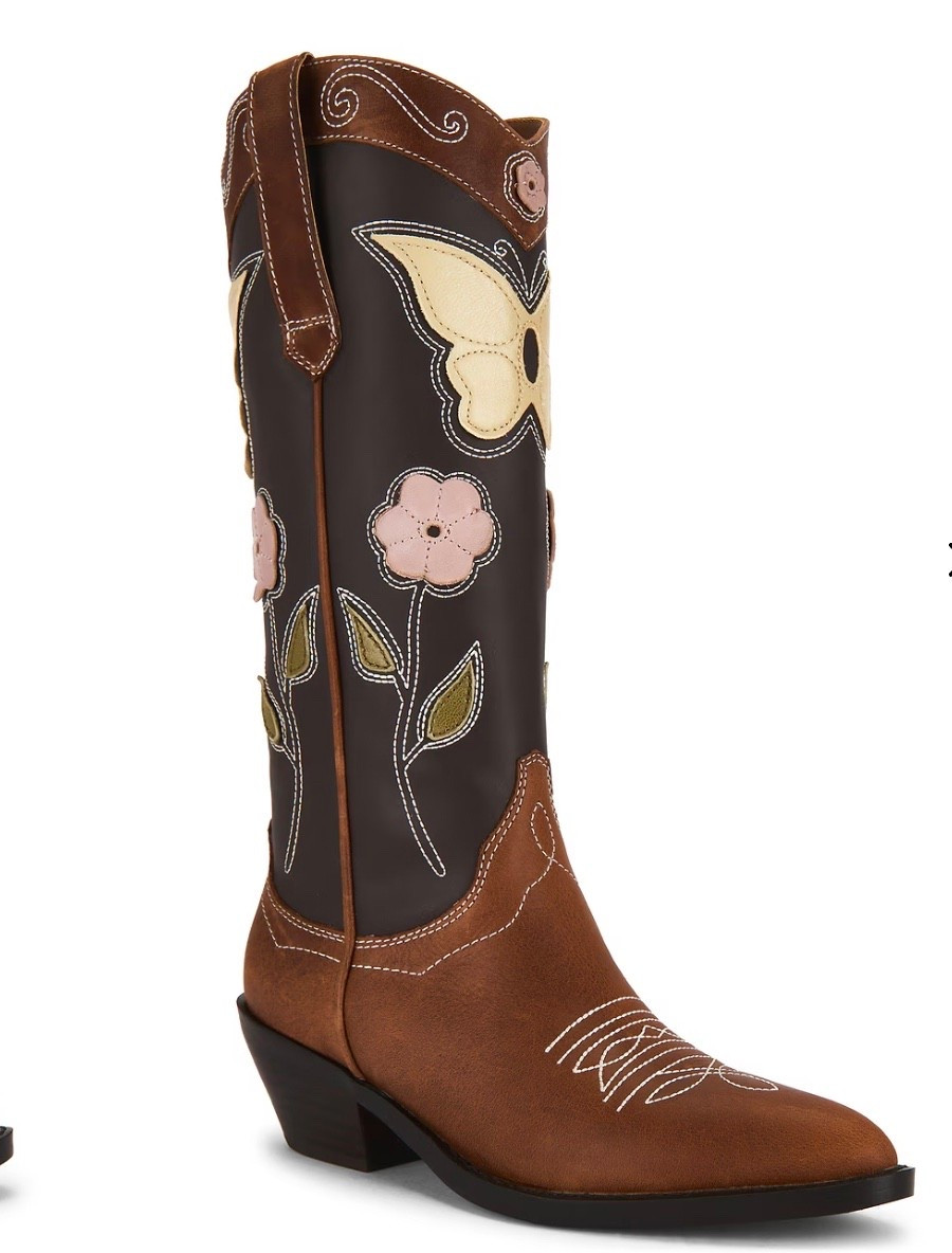 Are these not the cutest cowgirl boots you’ve ever seen from Revolve? Getting these for stagecoach and festival season asap!! ✨

#LTKSeasonal #LTKFestival #LTKootd