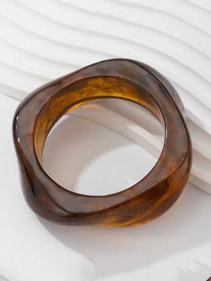 1pc Exaggerated Resin Asymmetrical Semi-Transparent Design Personality Bracelet | SHEIN