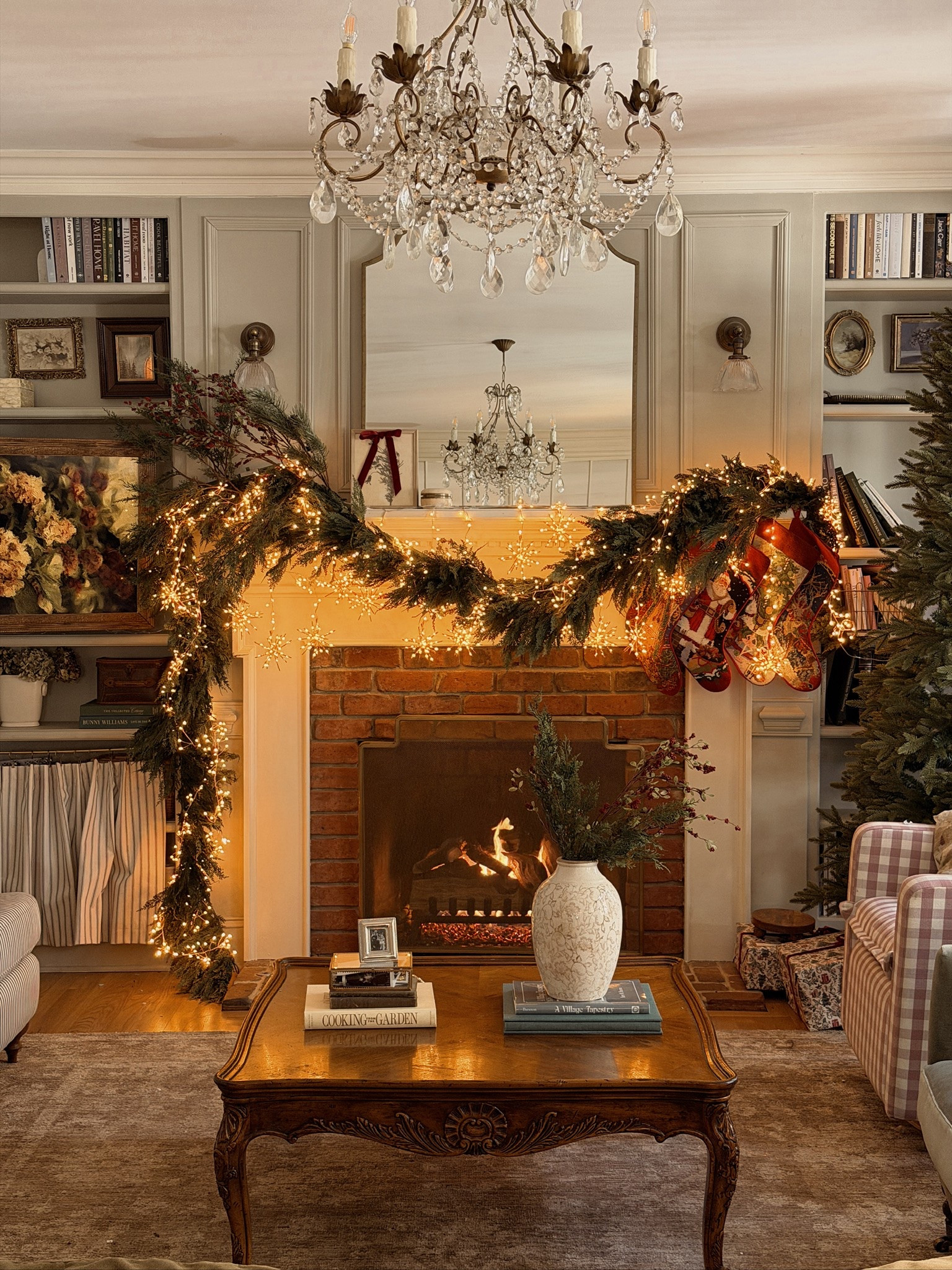 my garland & light combo🌟

#LTKSeasonal #LTKHome