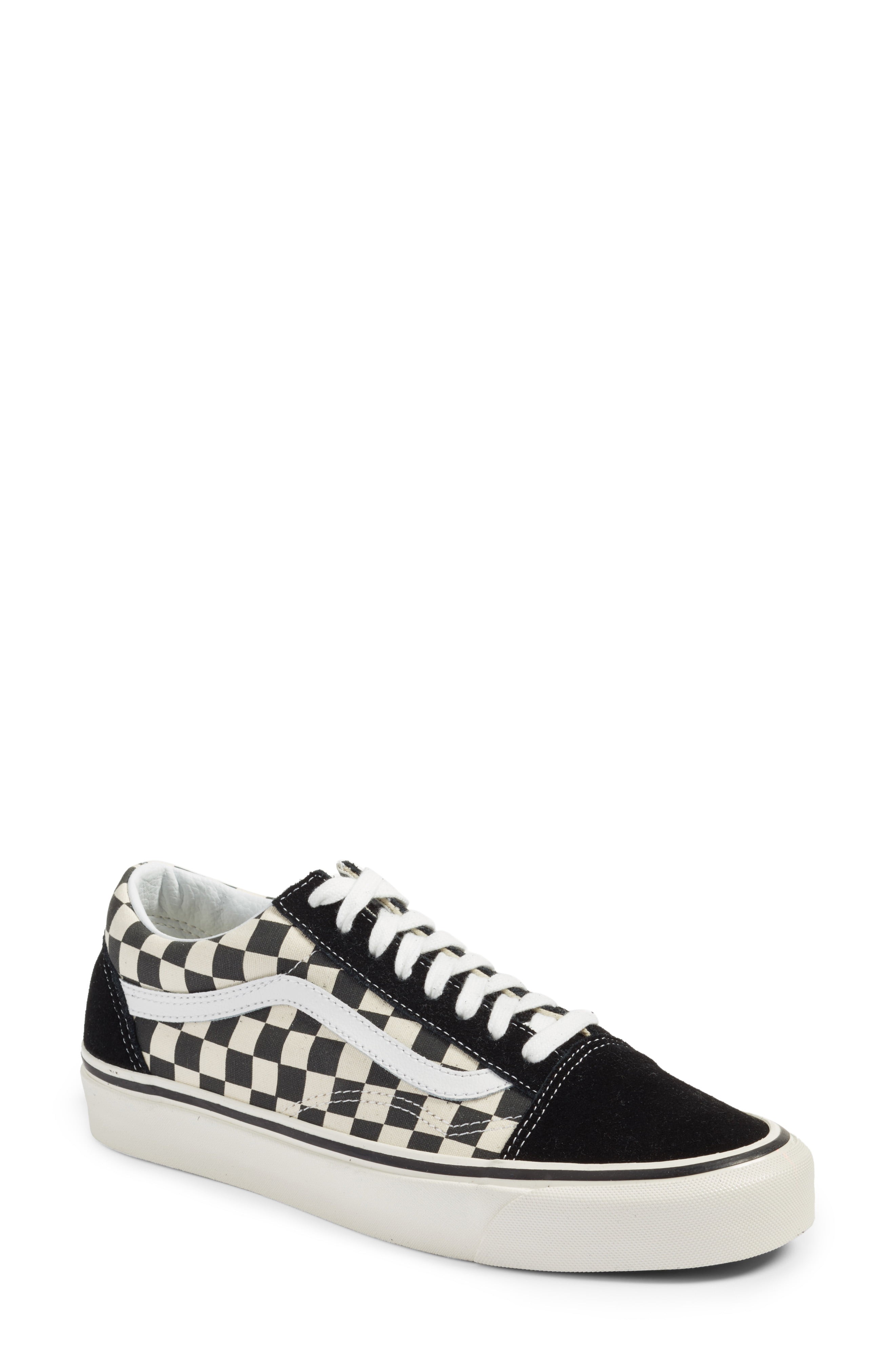 Women's Vans Old Skool Sneaker, Size 5 M - Black | Nordstrom