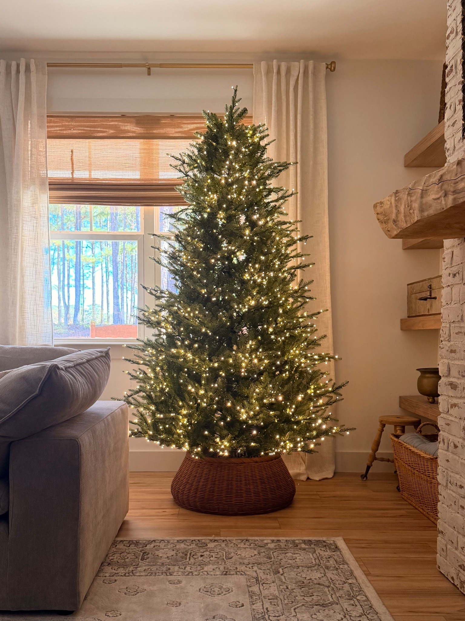My Christmas tree and some of my favorite basket-style tree collars!

My exact collar is old from Target, but these are so good too! 🫶🏼

#LTKHoliday #LTKHome #LTKSeasonal