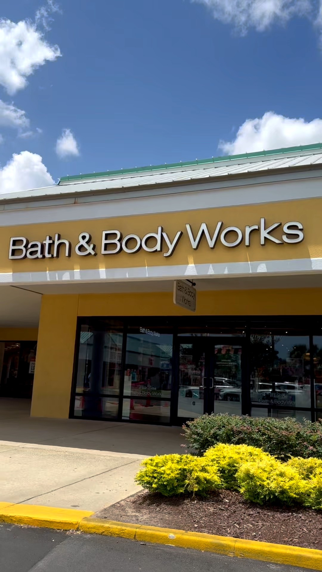 summerween is in full swing at bath & body works!!! 

#LTKSeasonal #LTKHome #LTKFindsUnder100