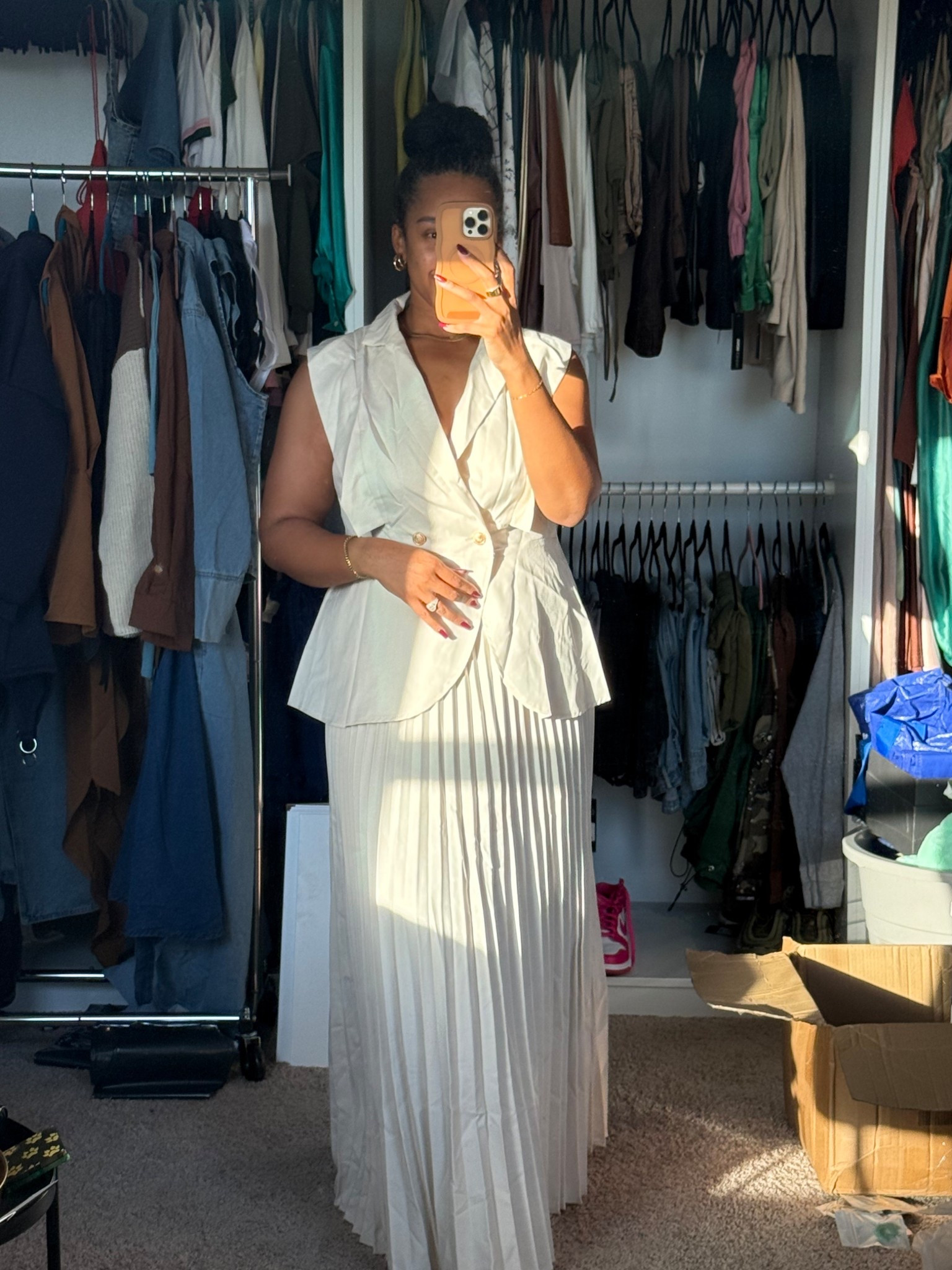 SHEIN 2pc white set = clean, classy, and so easy to style 🤍 Perfect for a business casual look! 

Wearing a size XL but it is too big so I will be getting it tailored to fit better. 
#SHEINStyle #WhiteOutfit #LTKWorkwear