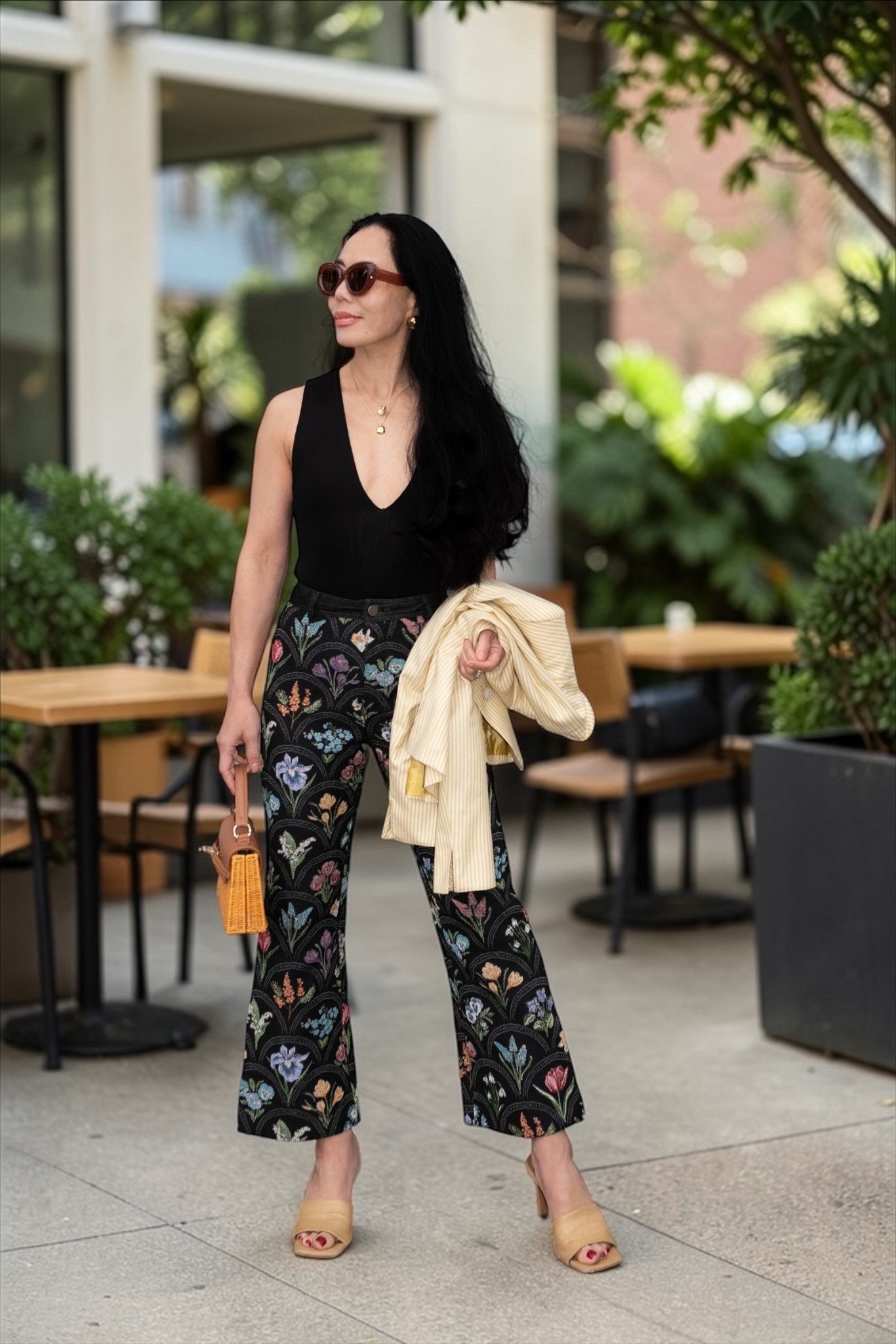 My current favorite V-neck bodysuit — so flattering and comfy. ✨
Early access: 25% off almost everything at @aliceandolivia now–March 16 with code LTKFRIENDS.
Also comes in white and sequins!