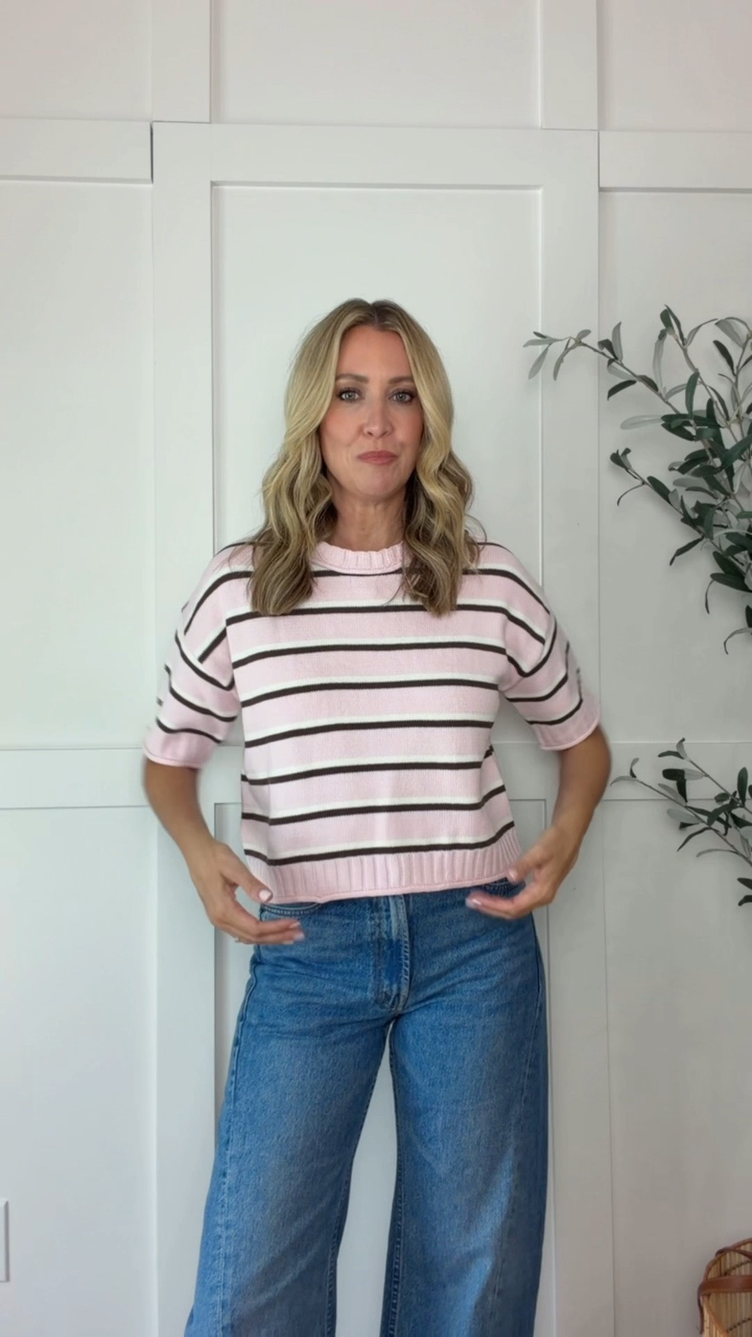 The perfect lightweight short sleeve sweater with jeans ￼