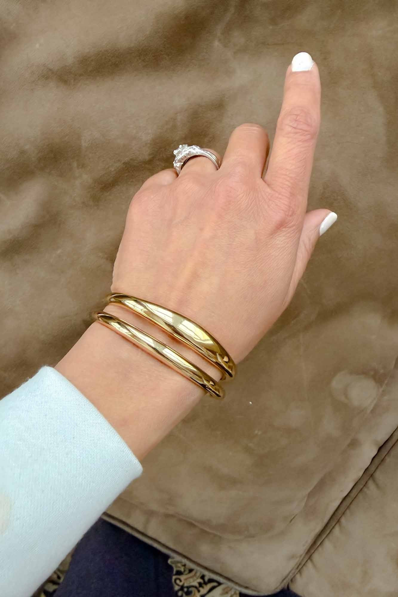 Gorgeous gold tone cuff bracelet, currently under $15 ! If you don't have time for fussy clasps and bracelet stacking, this is for you 😊  And if you're looking for an investment piece, I've linked those for you too! 

💙 Nipa 

#cuffbracelet #jewelry #affordablejewelry #accessories 

#LTKOver40 #LTKootd #LTKSaleAlert