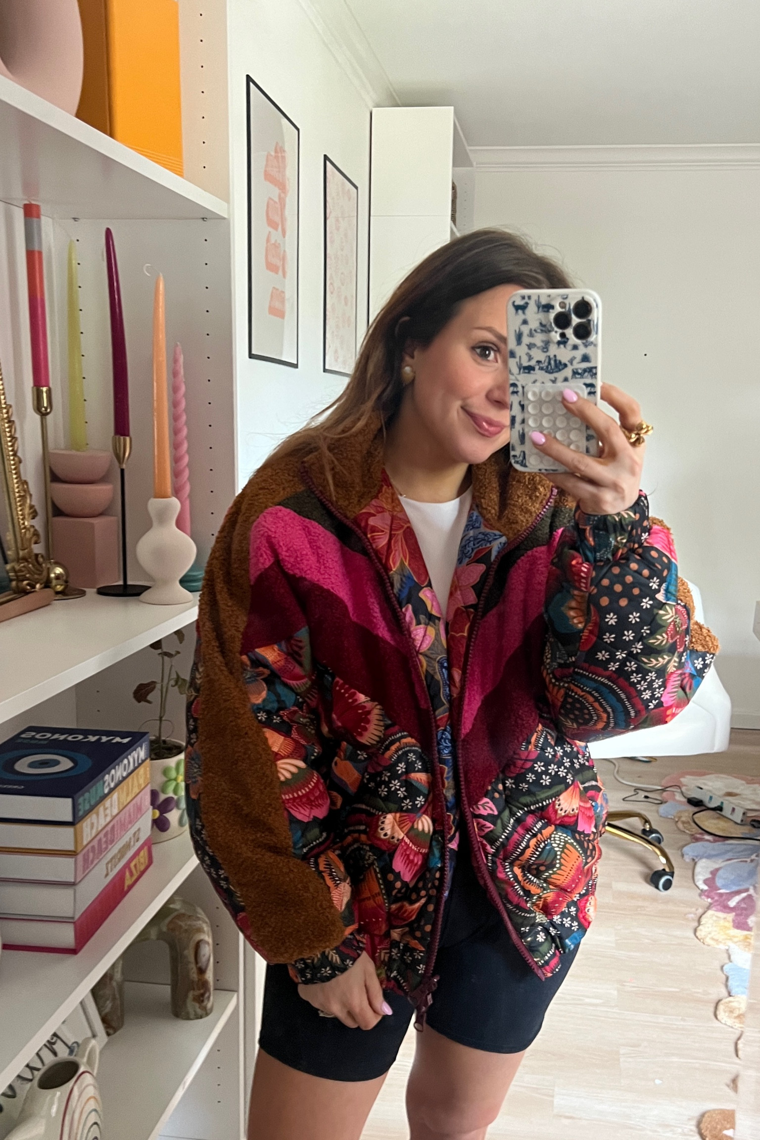 Reversible jacket!!! Wearing a small. Love this brand but its so pricy so i love finding it on sale