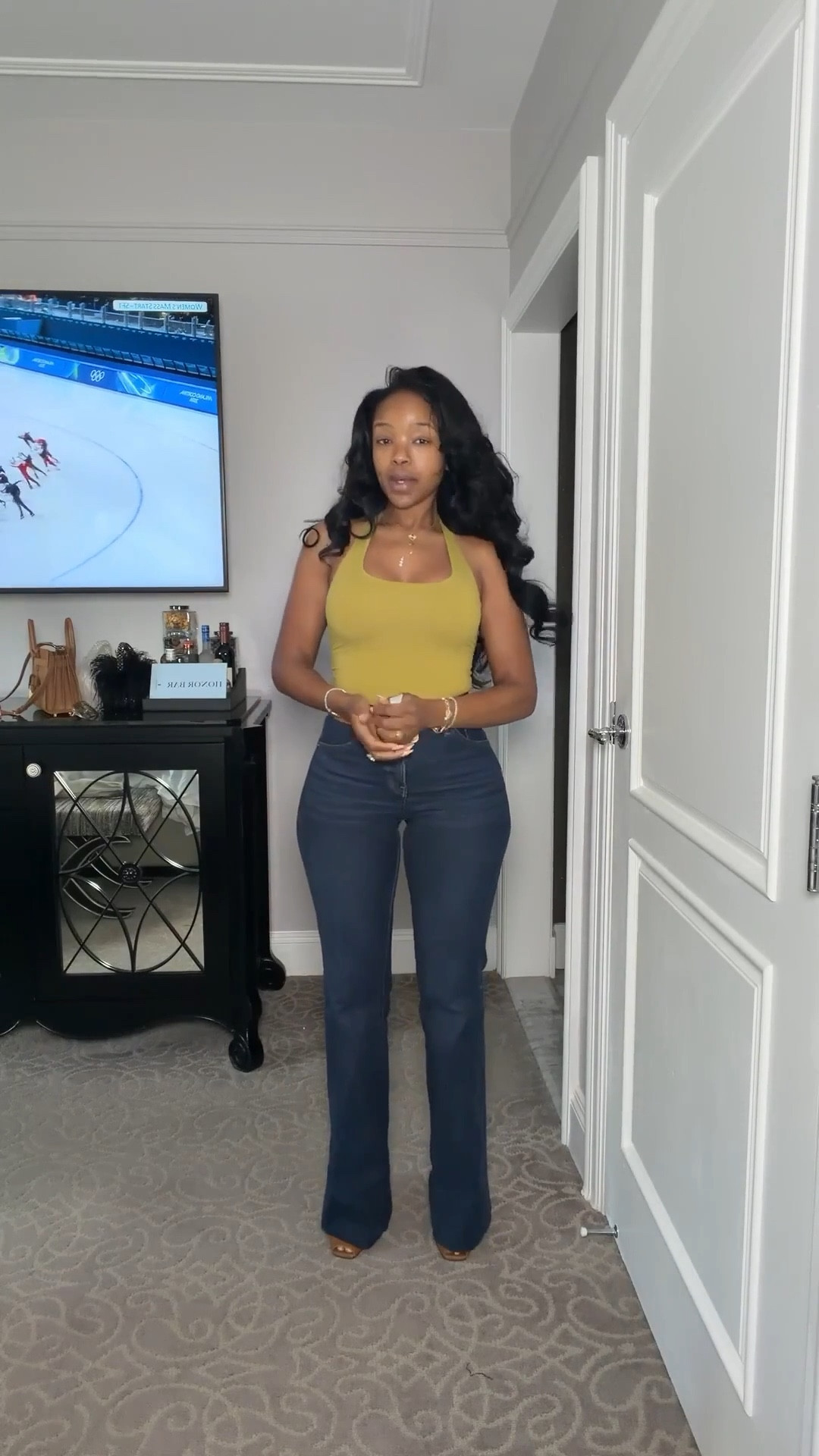 Scroll to shop!! Travel outfit fit of the day 👀Flare denim + fitted tank = instant waist snatch 👖✨  



#LTKvlog #LTKootd #LTKgrwm