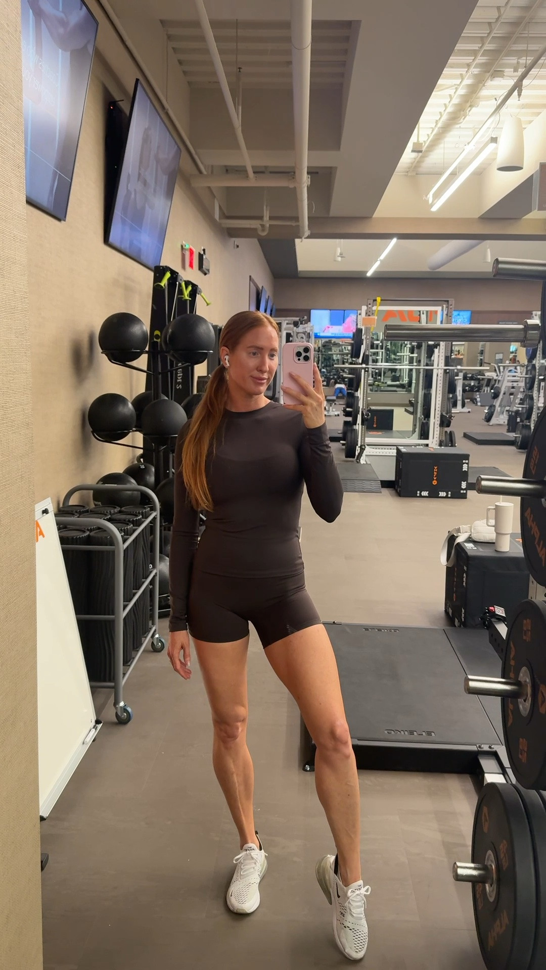 Today’s gym fit, long sleeve and shorts 🤎

#activewear #gymfit #longesleeve #matchingset

#LTKdayinmylife #LTKfitnessgoals #LTKootd