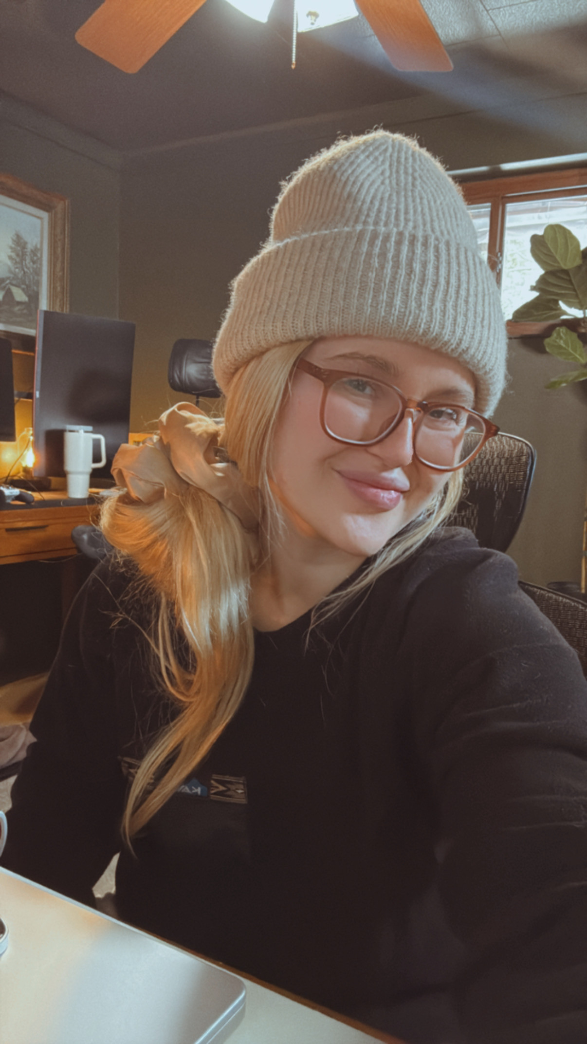 Staying cozy in my Zenni glasses and Kavu sweatshirt today—perfect for outdoor adventures or just a laid-back day at home. So comfy and ready for anything! 🌲🖤✨ #OutdoorLover #CozyVibes #KavuStyle #ZenniGlasses #AdventureReady #ChillDay #sweatshirt #outdoorsy  

 #LTKActive #LTKFindsUnder100 #LTKStyleTip
