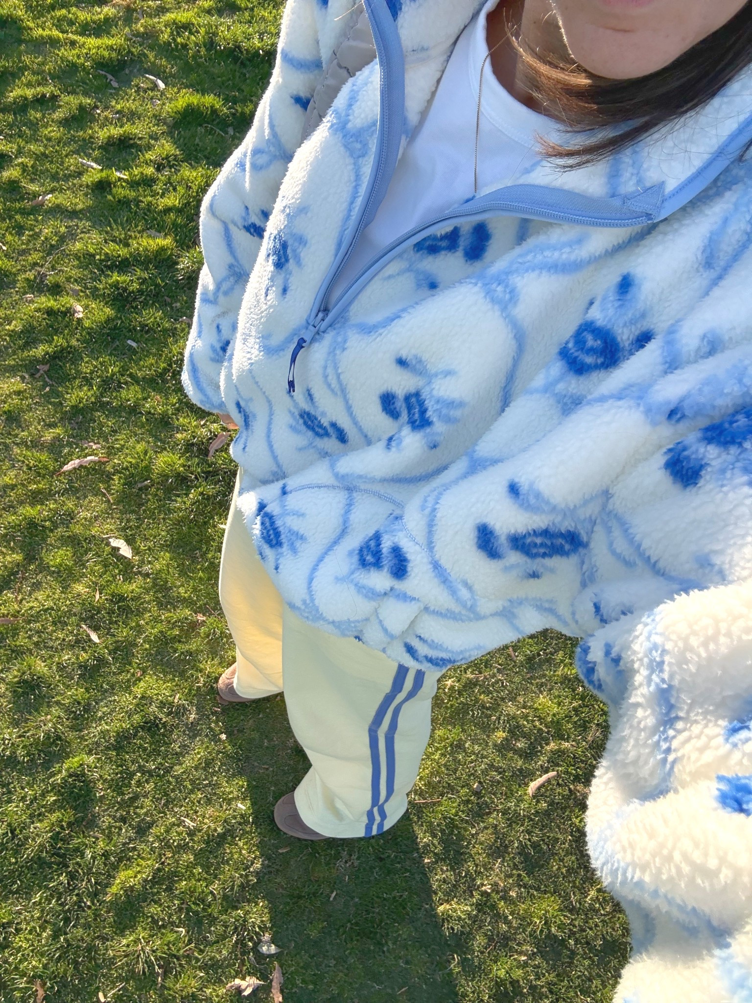 Sweatpant Track pants. Paisley fleece. Pullover fleece. Old navy finds. 

#LTKdayinmylife #LTKootd #LTKgrwm