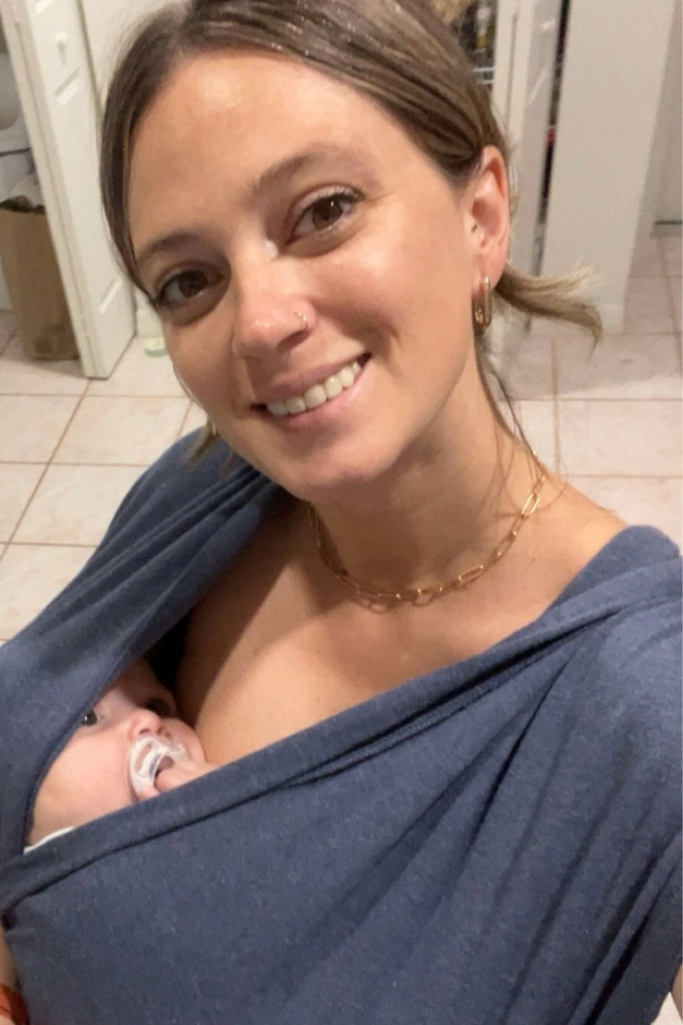 loooove the moby wrap for when baby Z wants to lay sideways while i need to get stuff done :) 