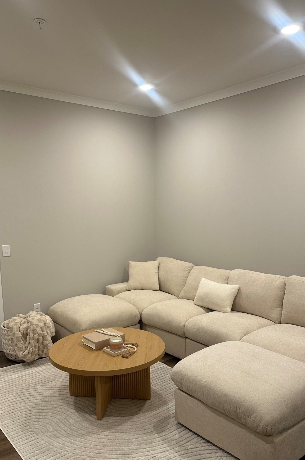 COMFY SECTIONAL COUCH WITH 2  OTTOMANS 🤎🧺☁️

- this couch is the perfect height
- soft yet firm cushions to hold the perfect plump shape 
- comes with 2 large ottomans and 2 small pillows

#LTKHome #LTKGiftGuide #LTKHoliday