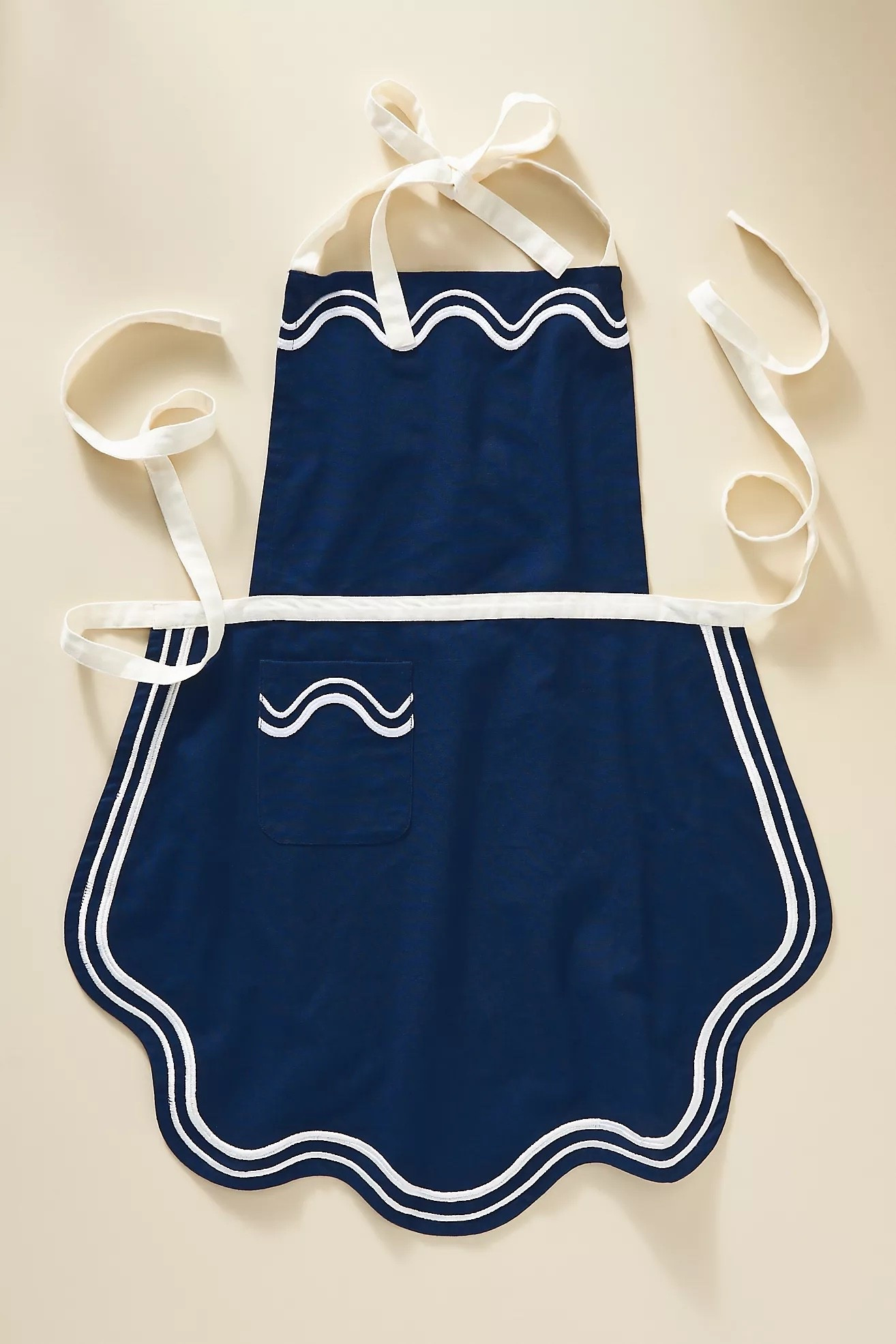 The sweetest scalloped apron and table linens! C'est très bon!

#LTKSeasonal #LTKHome #LTKmorningroutine