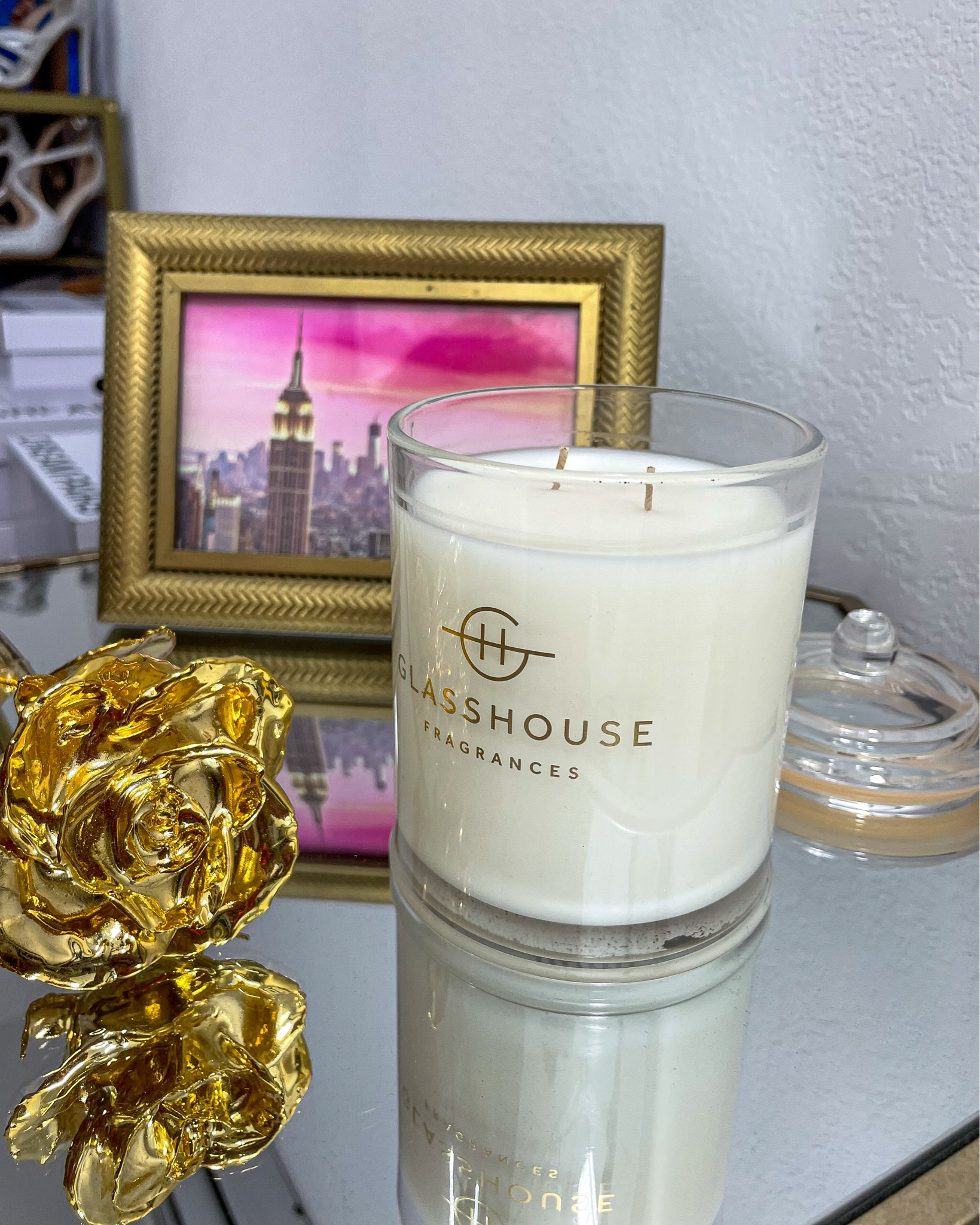 So this is how luxury candles smell like! I swear you don't even need to remove the glass lid to enjoy the fragrance but at the same time it has a very subtle smell. Very calming and relaxing fragrance.

#LTKHome