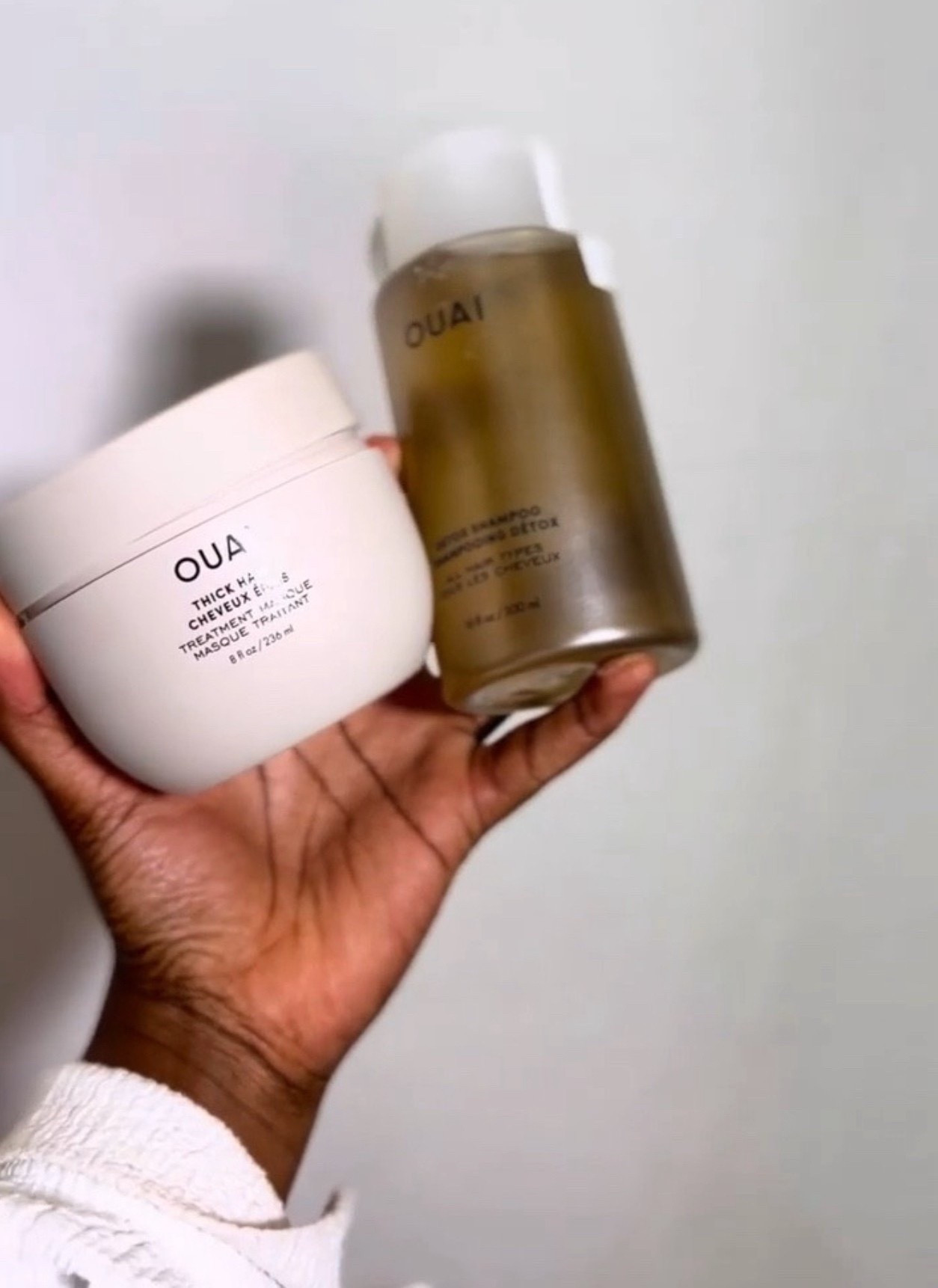 Wash day made easy with OUAI 💆🏾‍♀️
The Detox Shampoo gives my scalp that deep clean I need, and the Thick Hair Mask brings the softness back every single time. A duo I swear by!