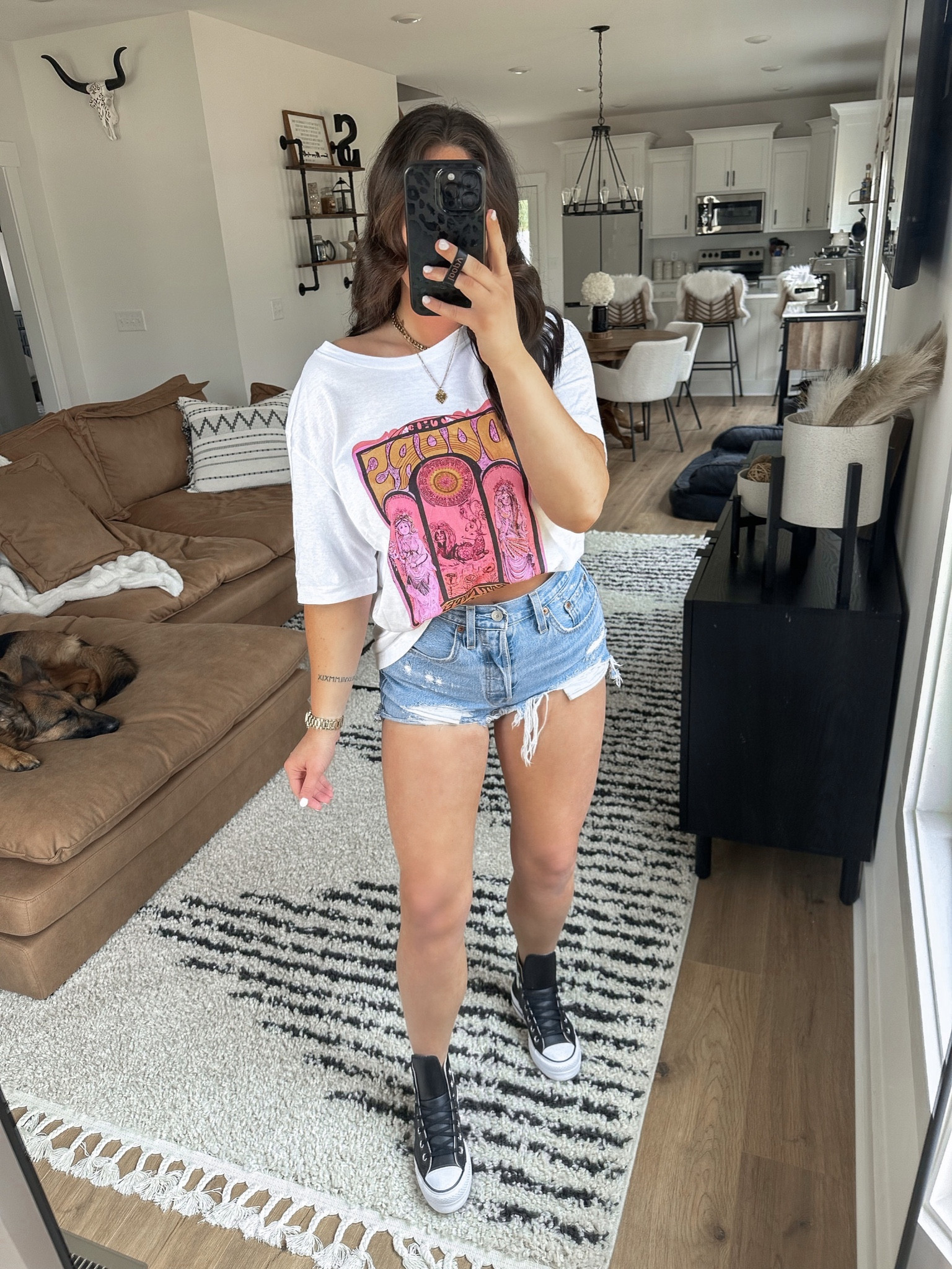 Tee — large
Shorts — 26

Oversized band tee | Levi’s denim shorts | black leather platform converse sneakers outfit | theme park outfits | casual errands outfit | brunch outfit | everyday summer outfits | casual outfit | summer fashion 



#LTKstyletip #LTKunder50 #LTKshoecrush