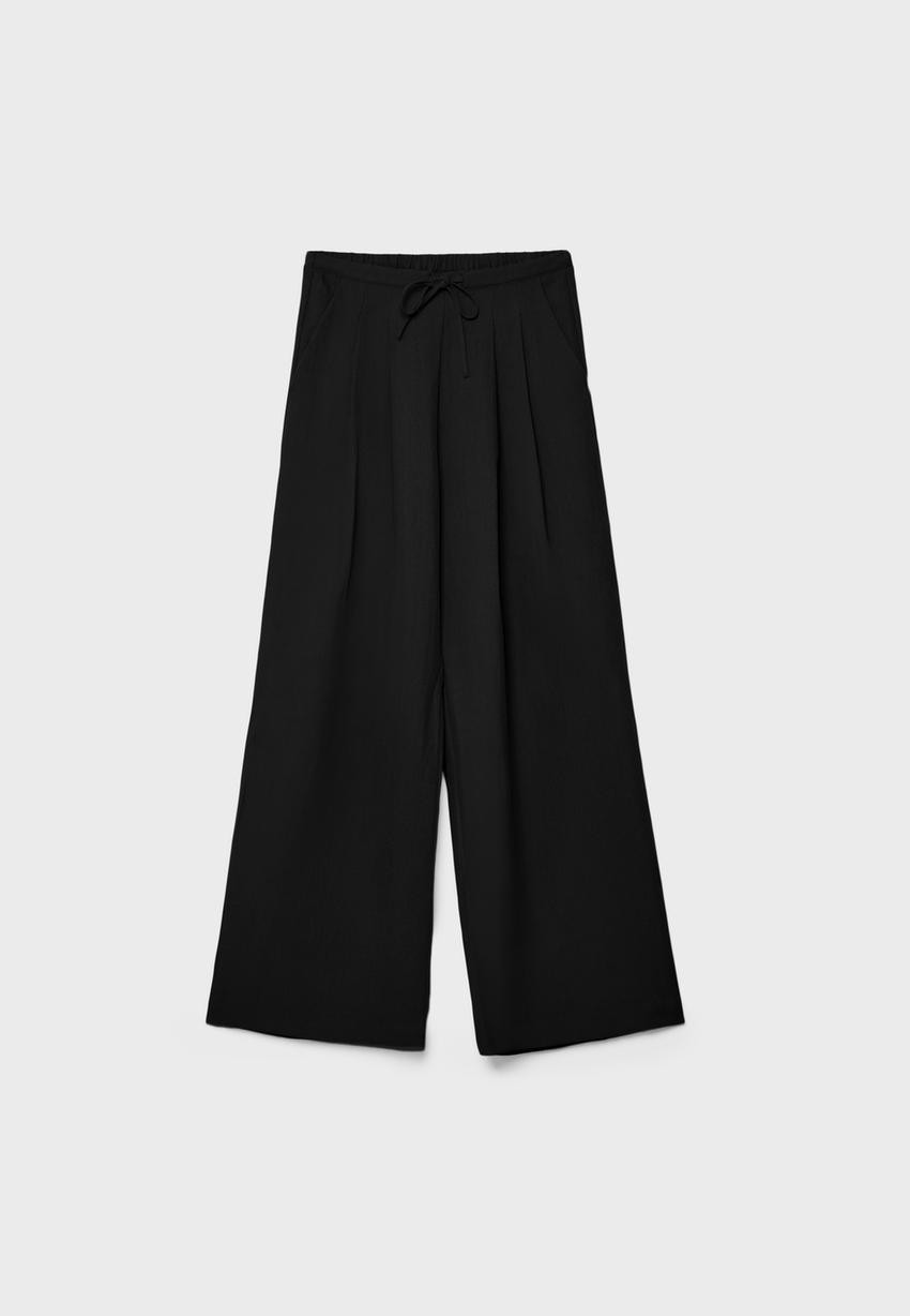 Textured drawstring trousers | Stradivarius (UK)
