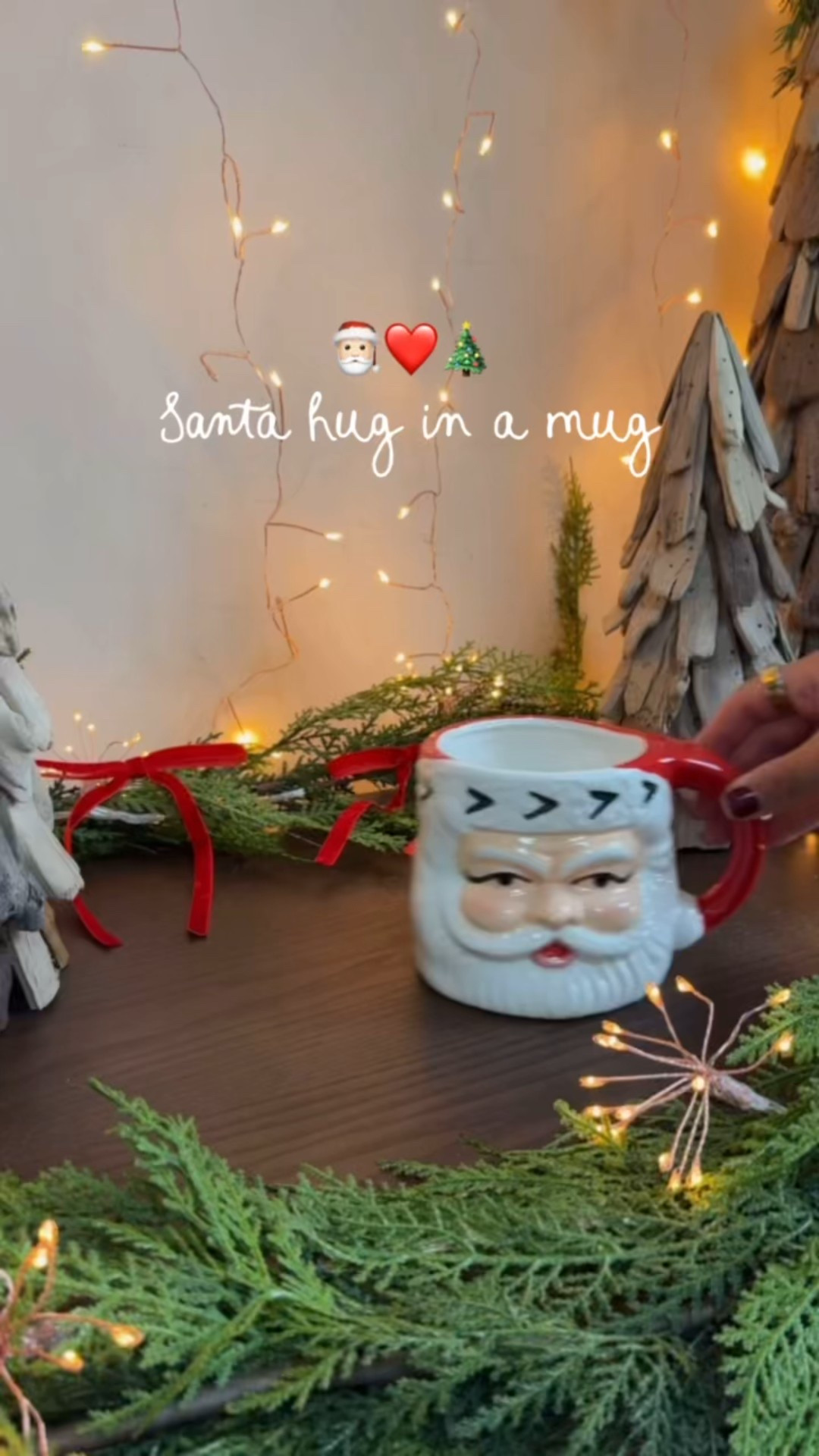 Santa hug in a mug! 🎅🏻 thought these would be such a cute gift idea this season ✨ could gift these to friends, family, teachers or neighbors. You can also swap out the items for hot cocoa, tea or treats! 

Comment “Santa” for mugs & the gifts I used ◡̈ 

Gift idea, easy gift idea, Christmas gift, teacher gift, neighbor gift, gift basket, brr basket
