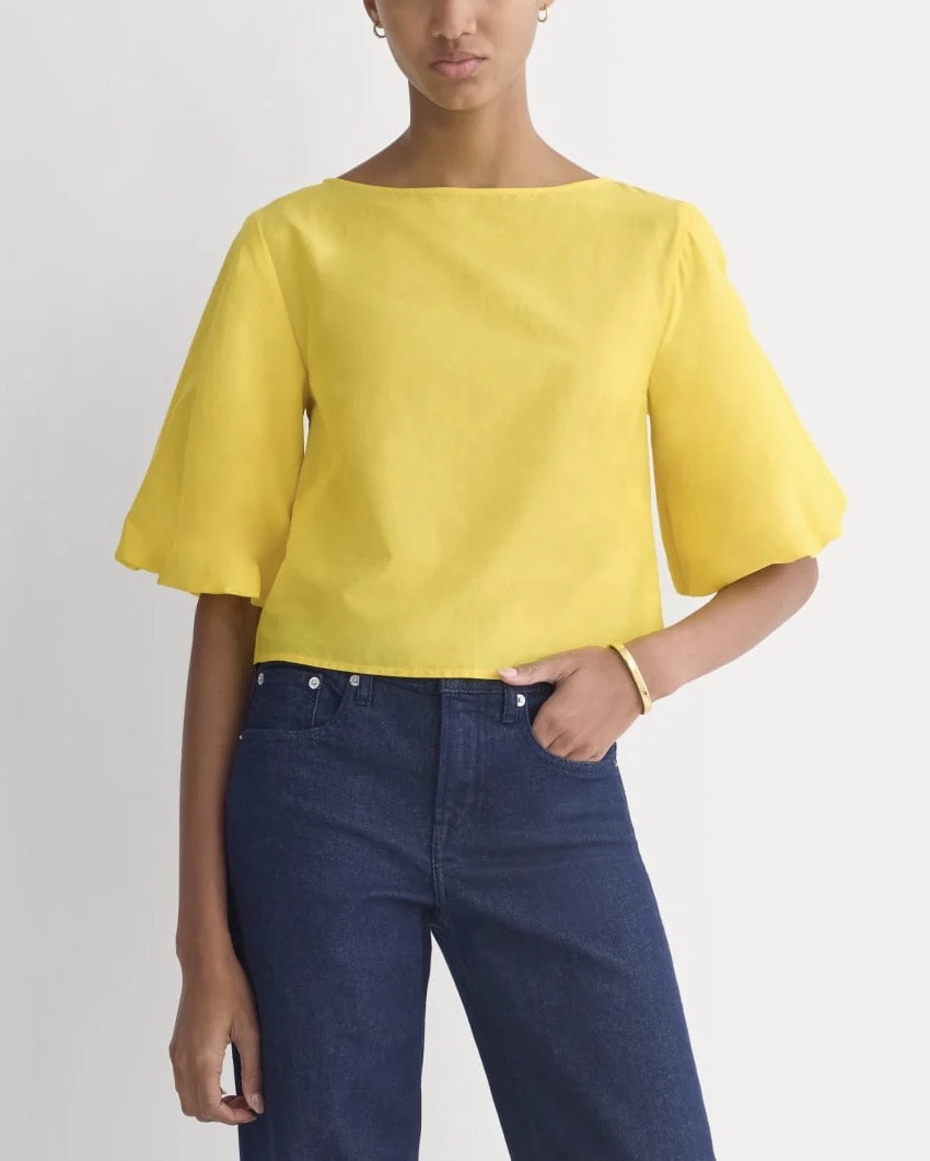 This top is so chic! And the back buttons are adorable- on sale now too!

Summer top, summer fashion, summer outfit