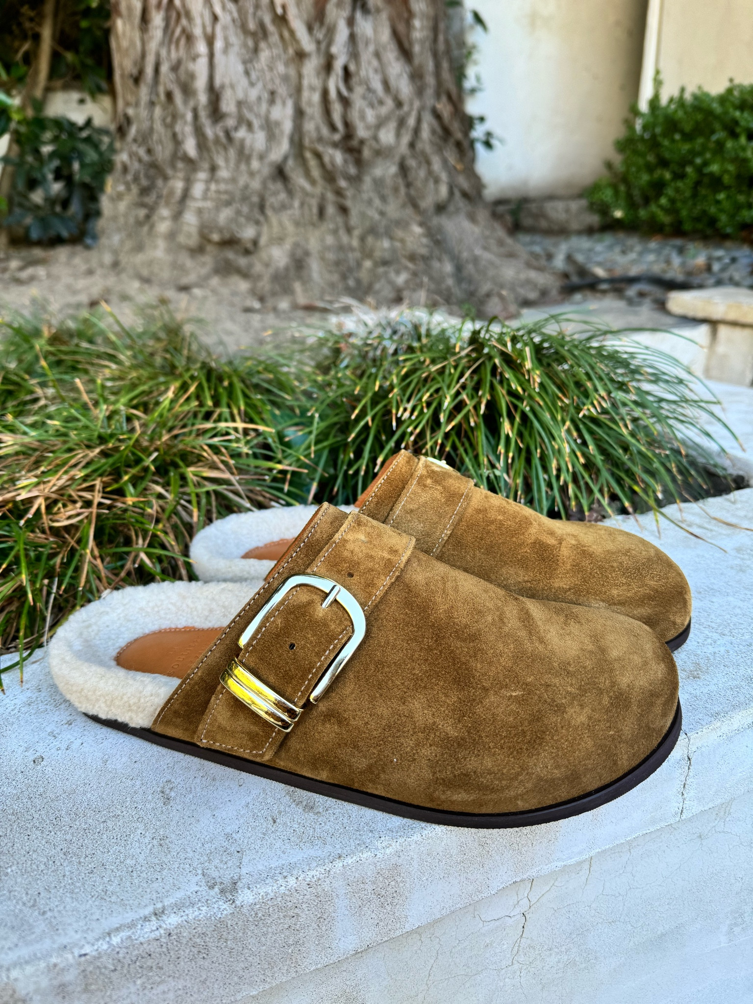 OK, fine. I’m done. Last pair. But a clog with a fur lining… Are you kidding me?? I’ll be living in these all winter! Sezane!! 

#LTKHoliday #LTKShoeCrush #LTKSeasonal