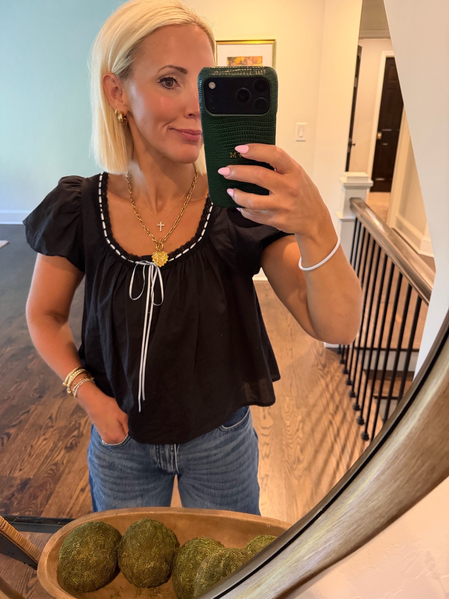 Love this flowy feminine top! Great transition to fall piece! Wearing size small.

#LTKmomlife #LTKPetite #LTKSeasonal